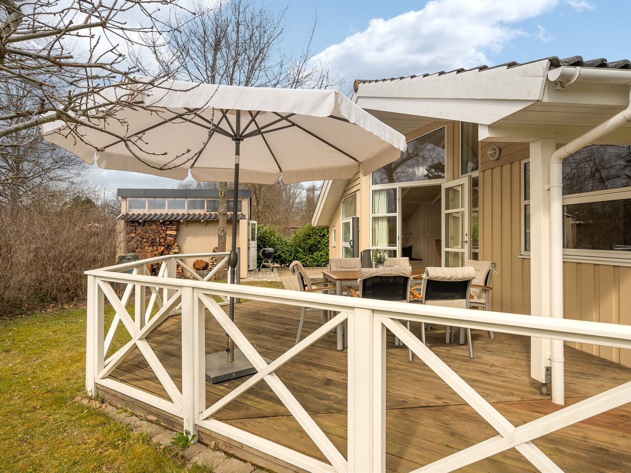 "Sitka" - 250m from the sea - Buiten