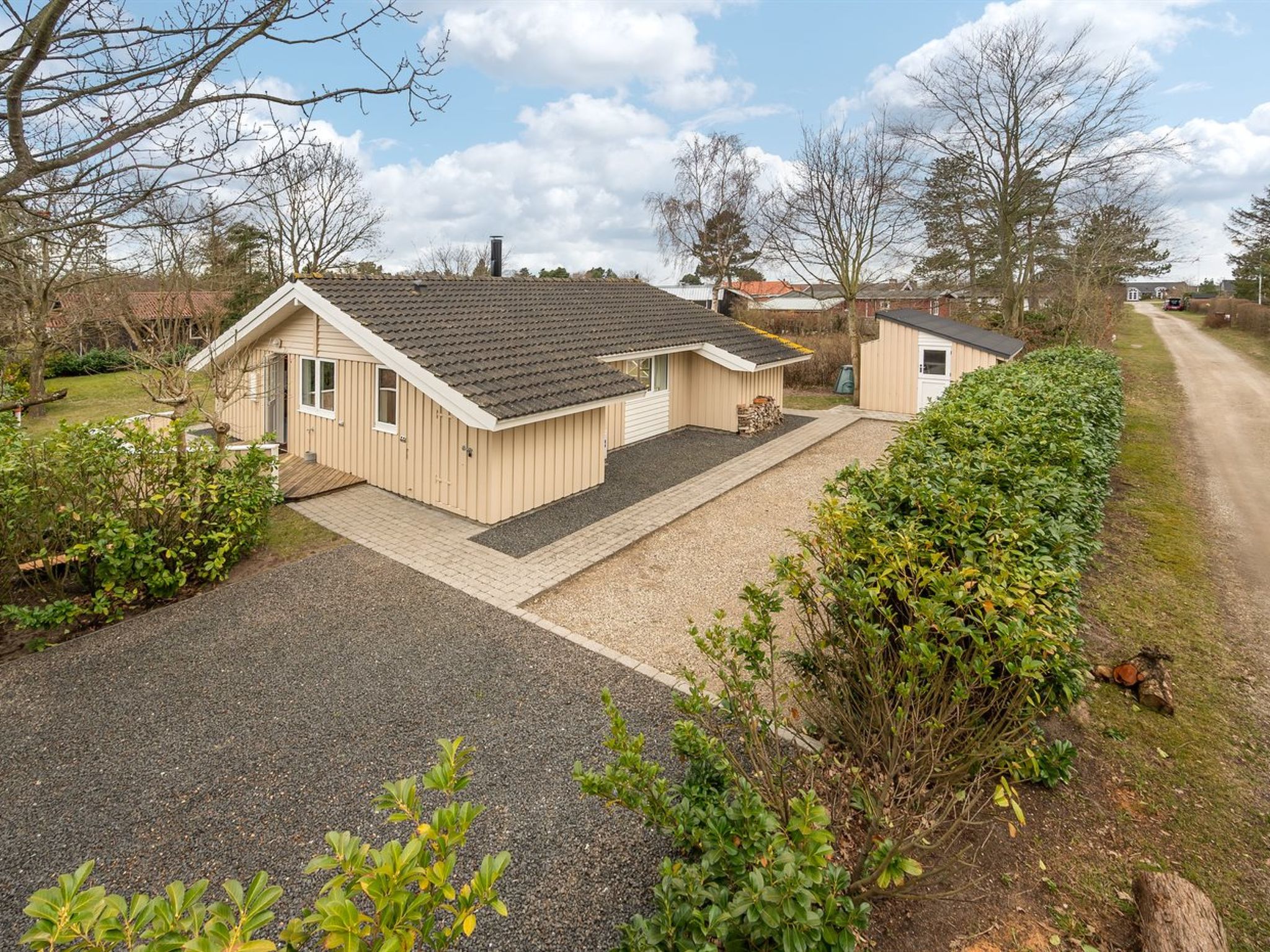 "Sitka" - 250m from the sea - Buiten