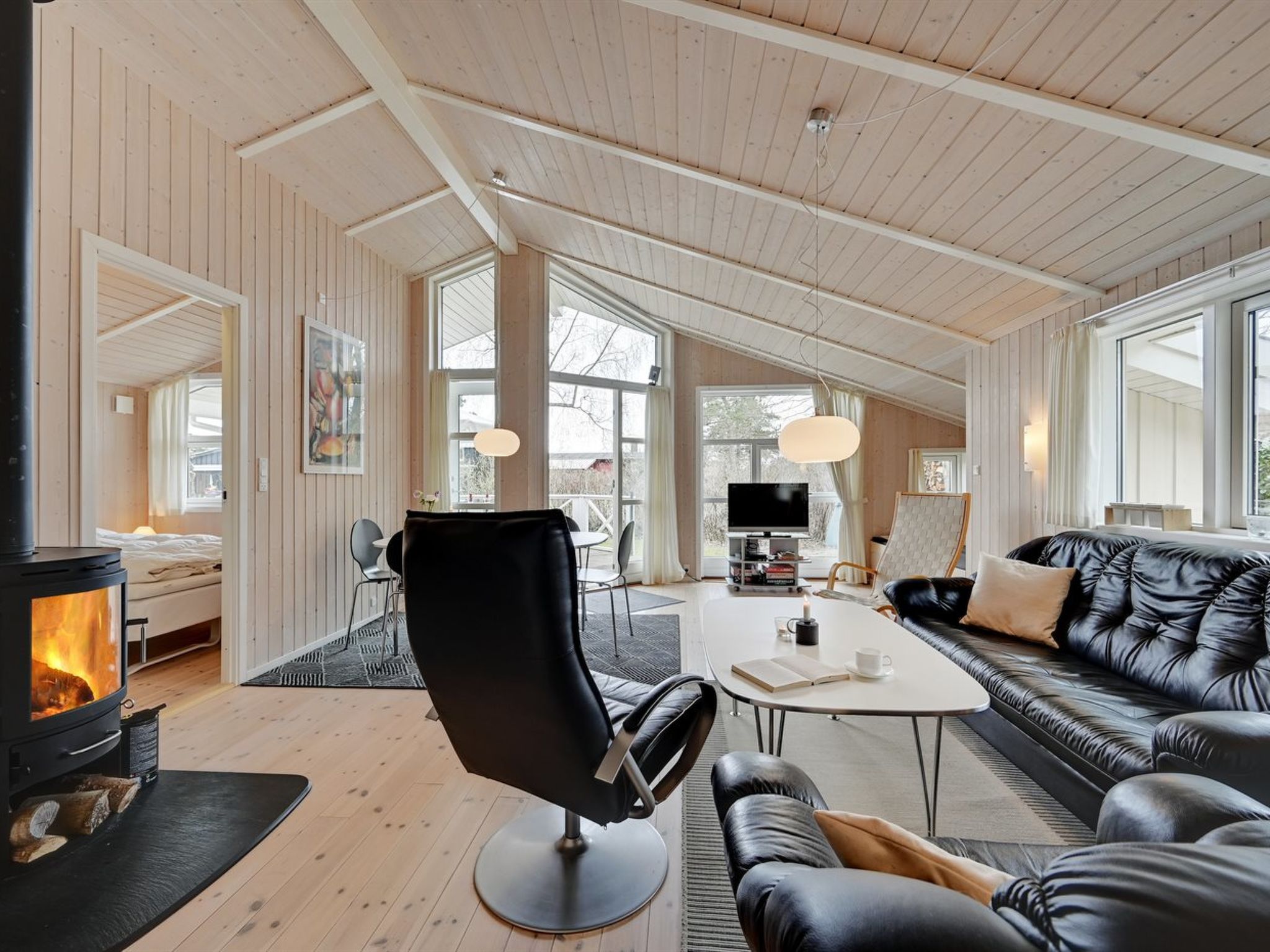 "Sitka" - 250m from the sea-Binnen