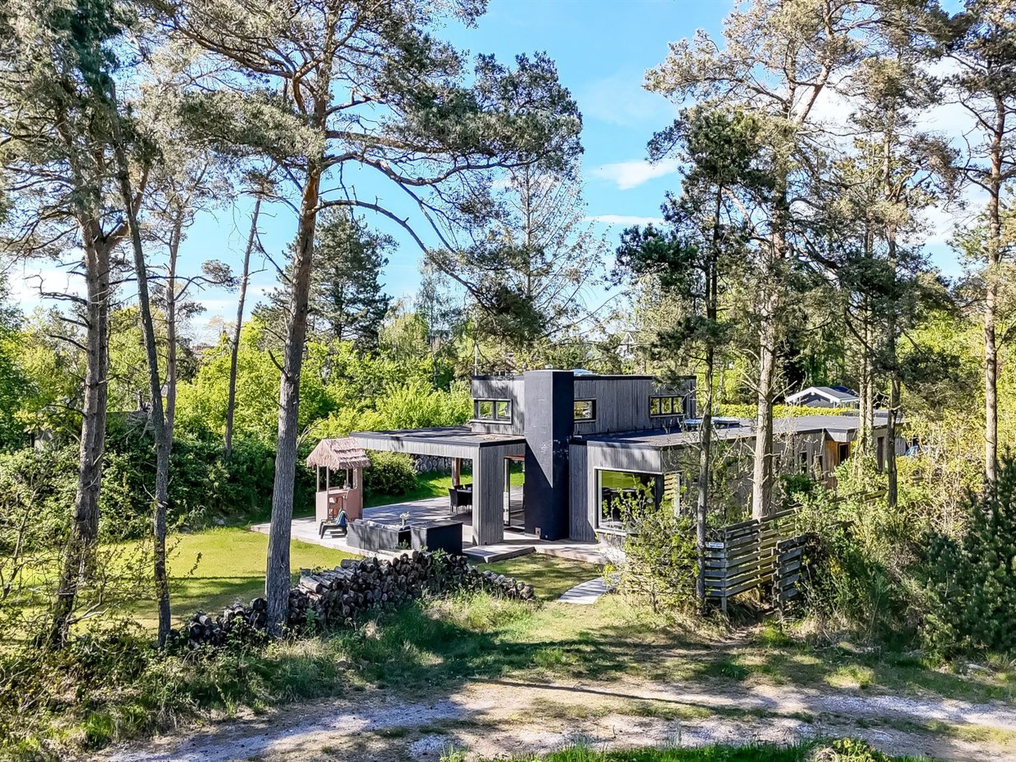 "Sylva" - 150m from the sea - Outside