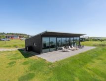 6-persoons vakantiehuis met zeezicht in Knebel - thumbnail 1
