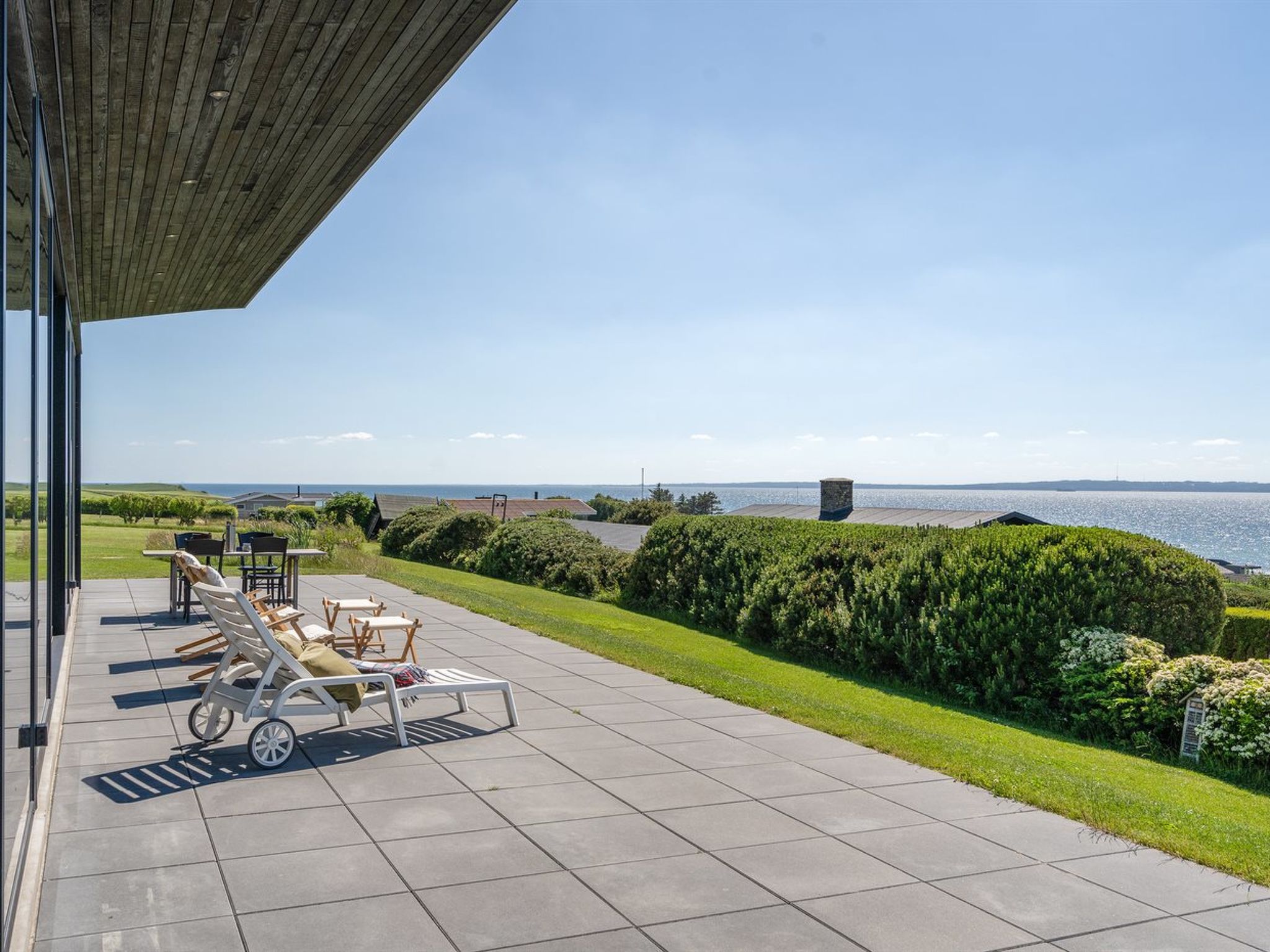 "Anniina" - 200m from the sea - Buiten