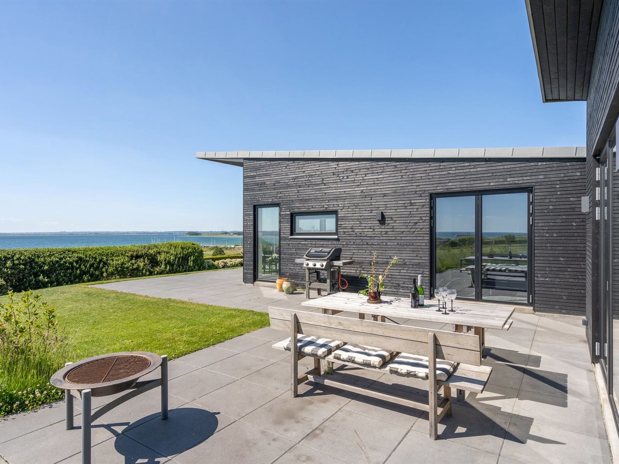 "Anniina" - 200m from the sea - Buiten