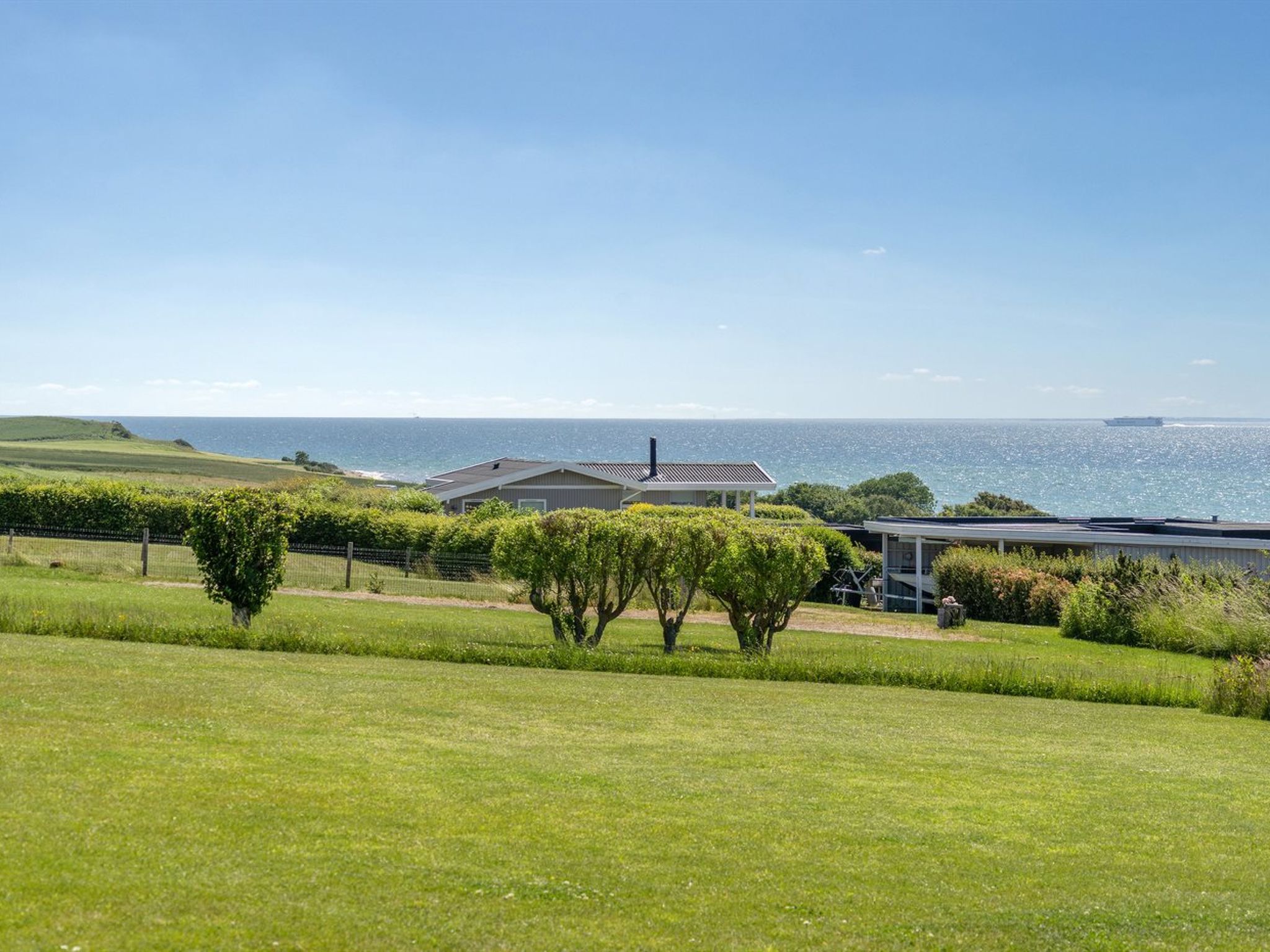 "Anniina" - 200m from the sea - Buiten