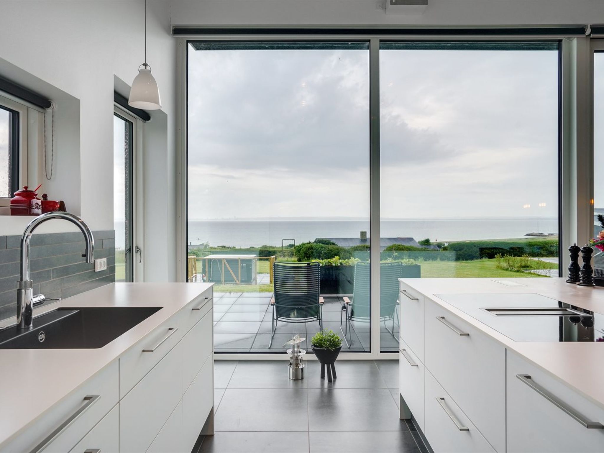 "Alyna" - 200m from the sea - Binnen