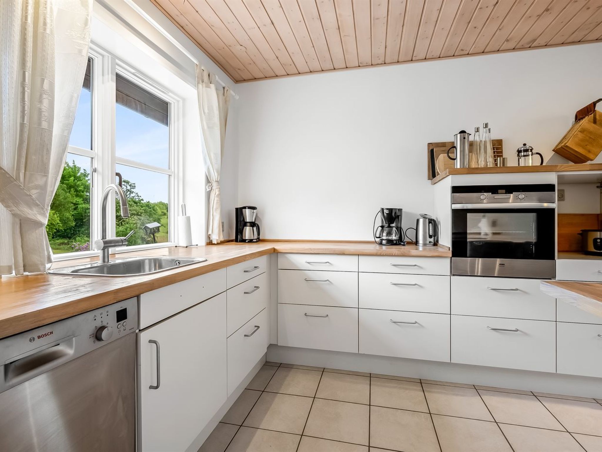 "Guthbrand" - 800m from the sea - Binnen