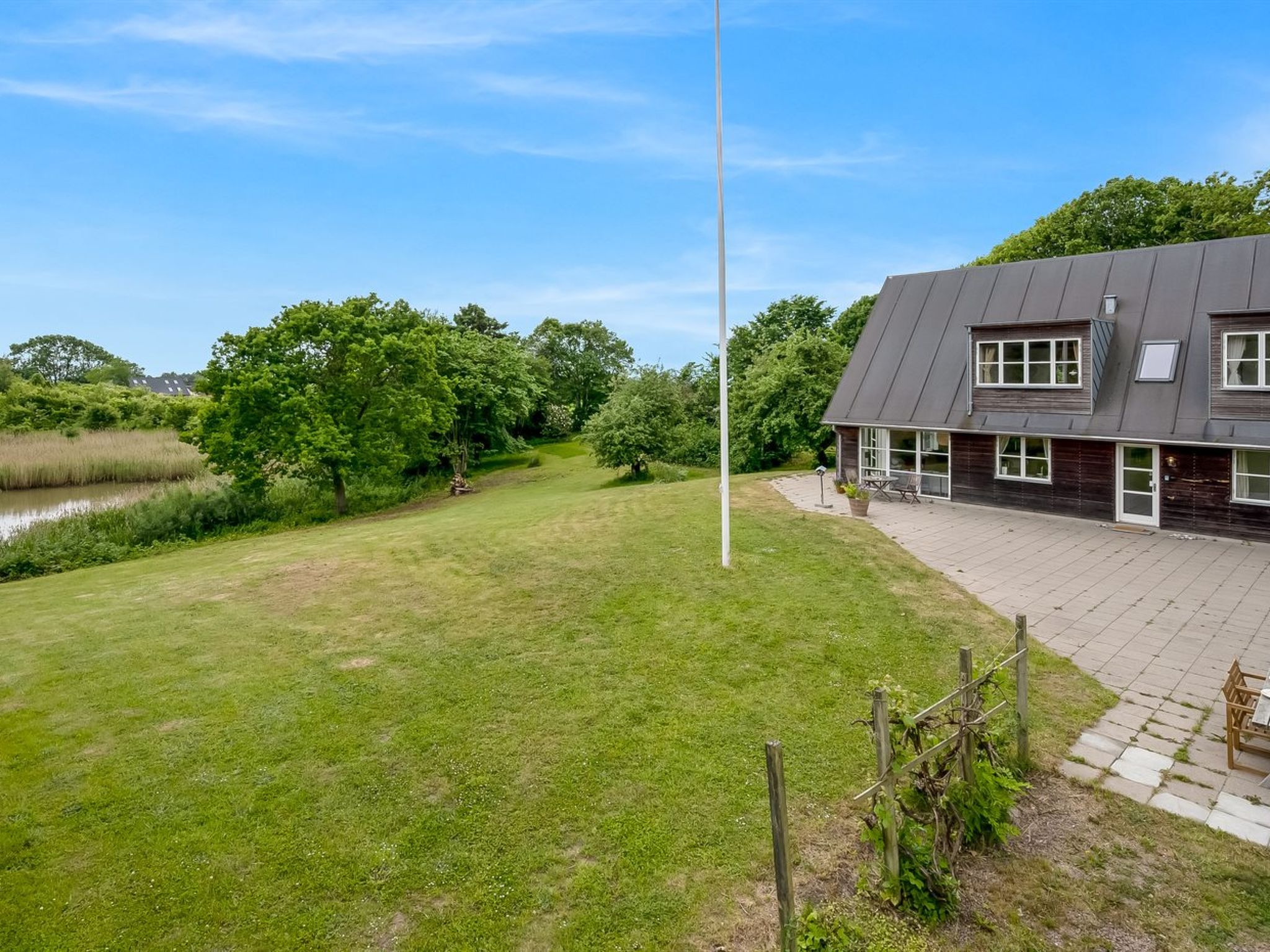 "Guthbrand" - 800m from the sea - Buiten