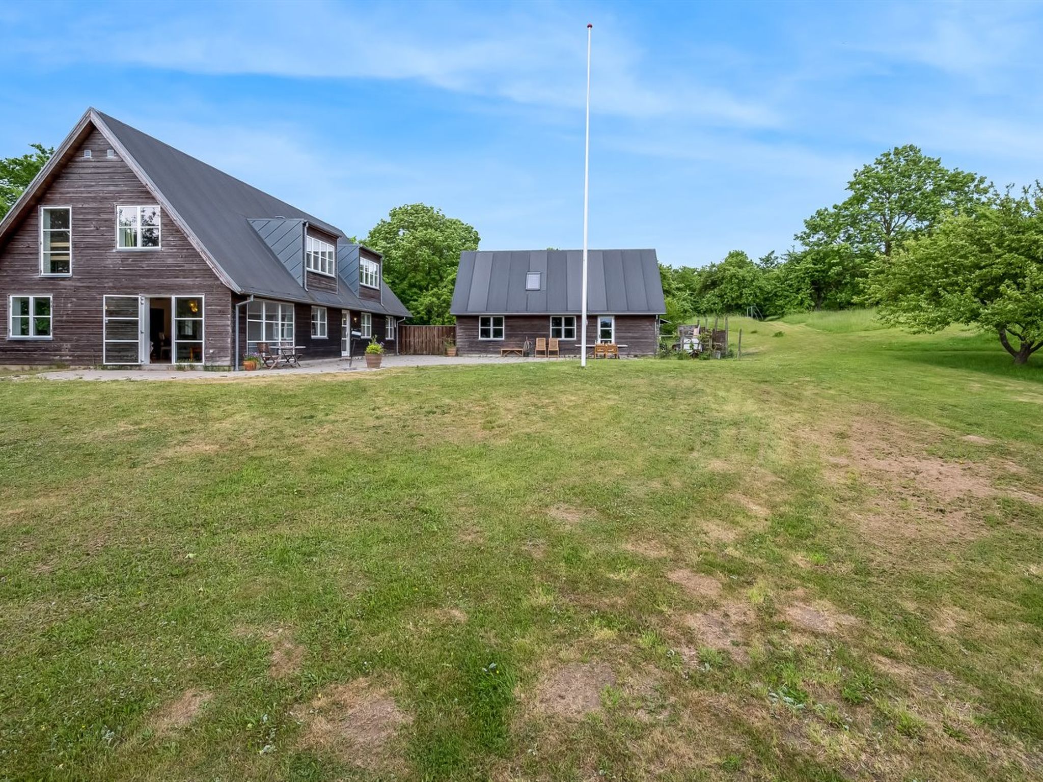 "Guthbrand" - 800m from the sea - Buiten