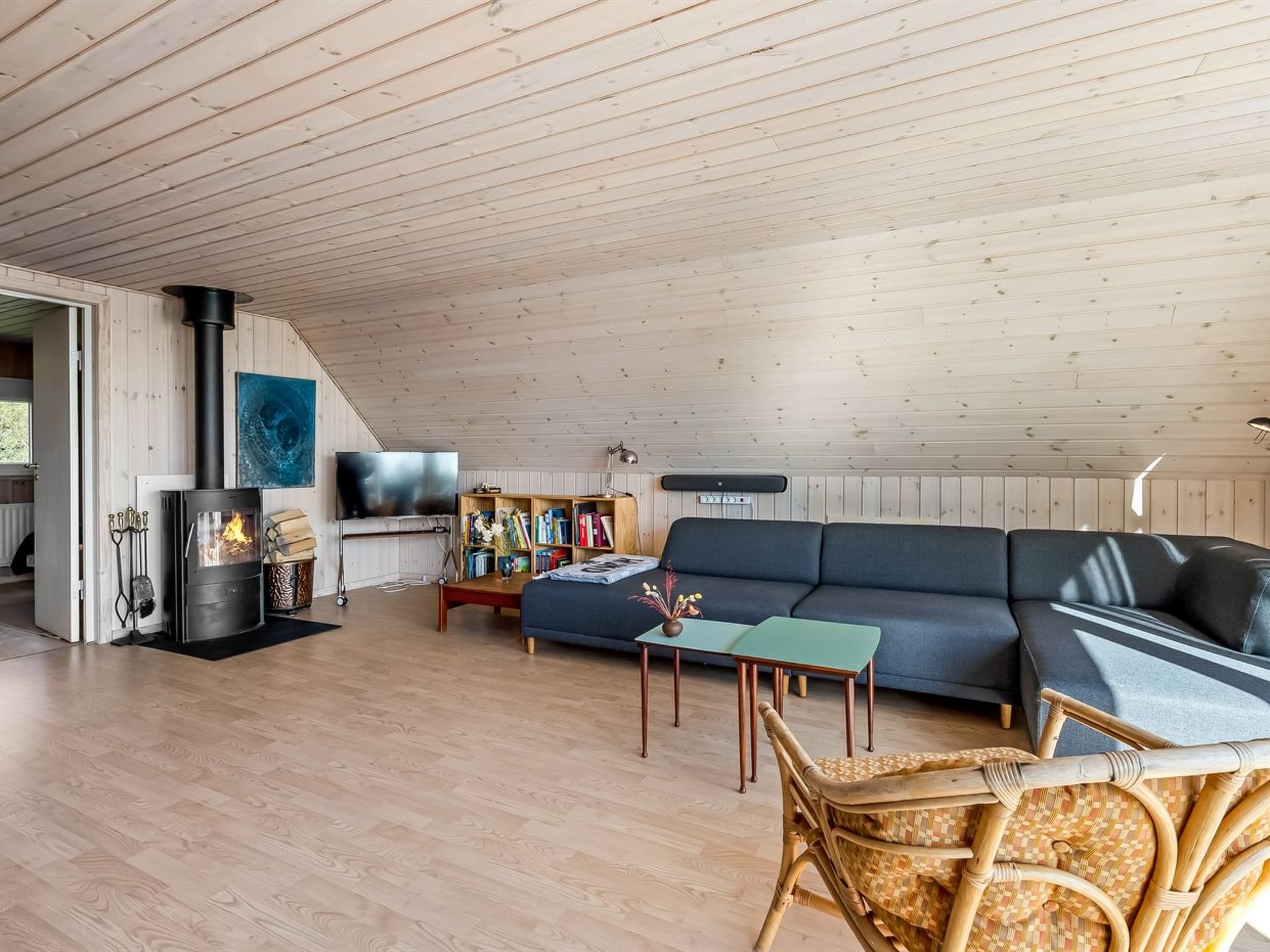 "Eikka" - 100m from the sea - Binnen