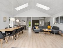 12-persoons vakantiehuis in Knebel op slechts 350 meter van zee - thumbnail 3