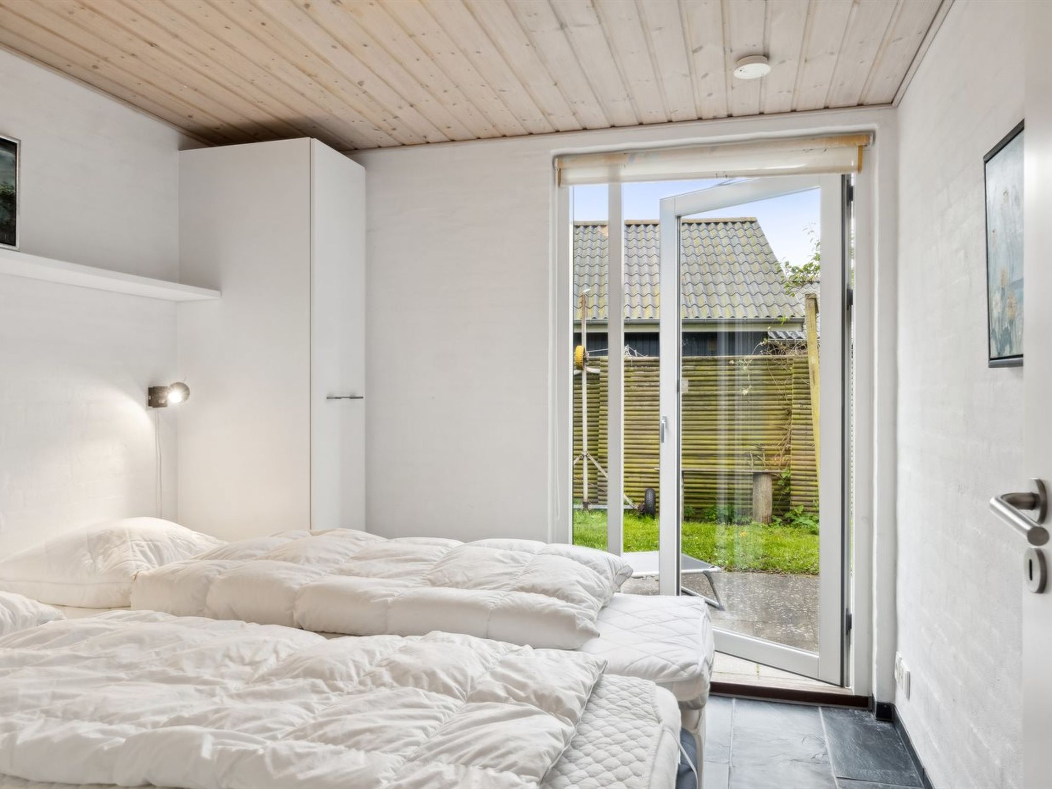 "Nilson" - 50m from the sea - Binnen