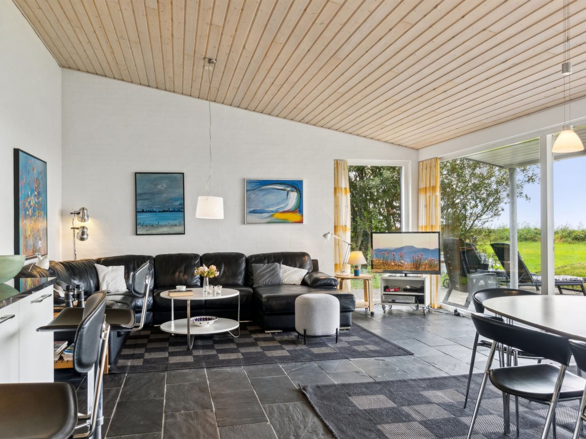 "Nilson" - 50m from the sea - Binnen