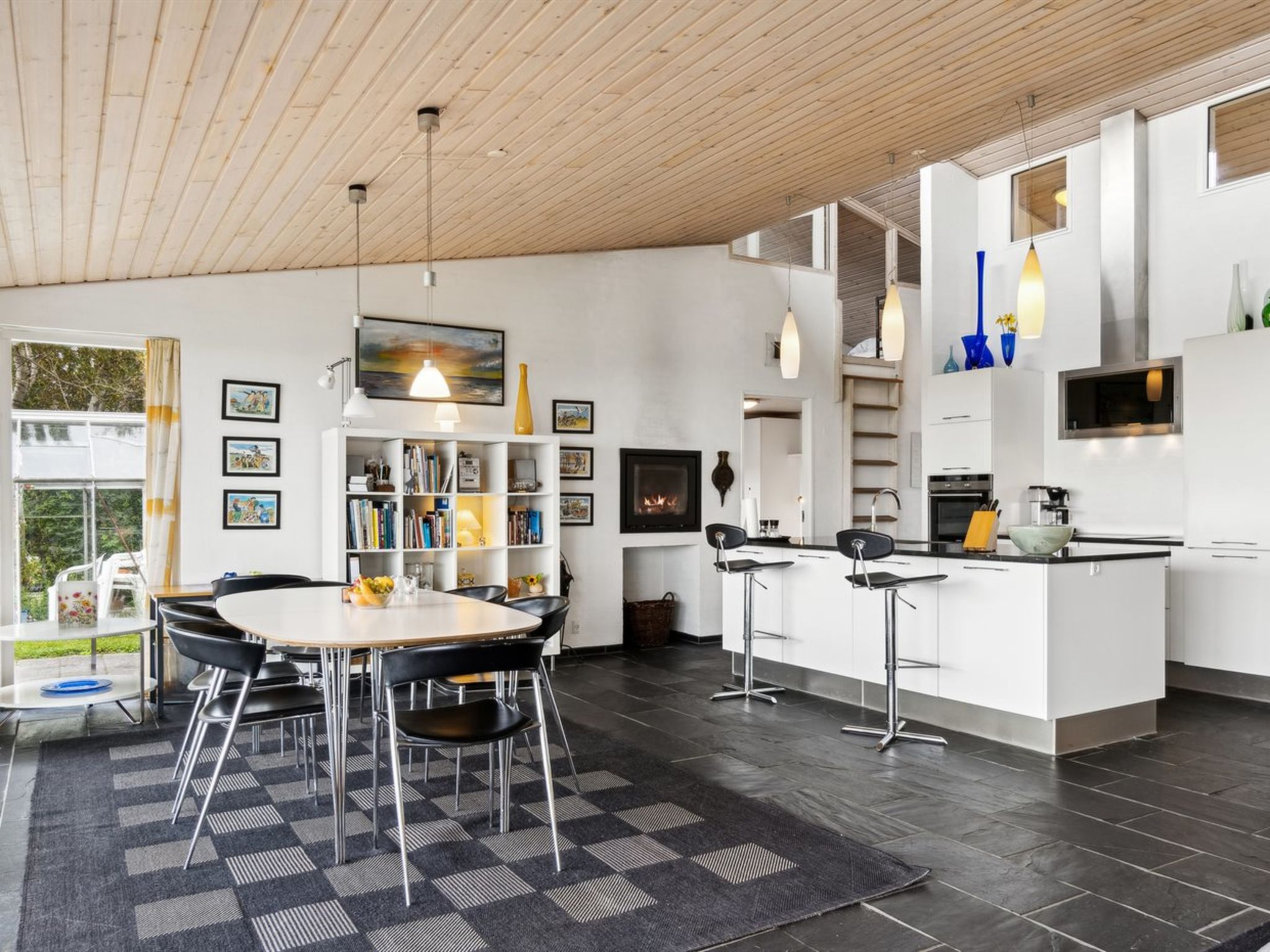 "Nilson" - 50m from the sea - Binnen