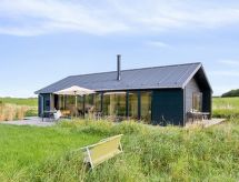 "Aatos" - 250m from the sea