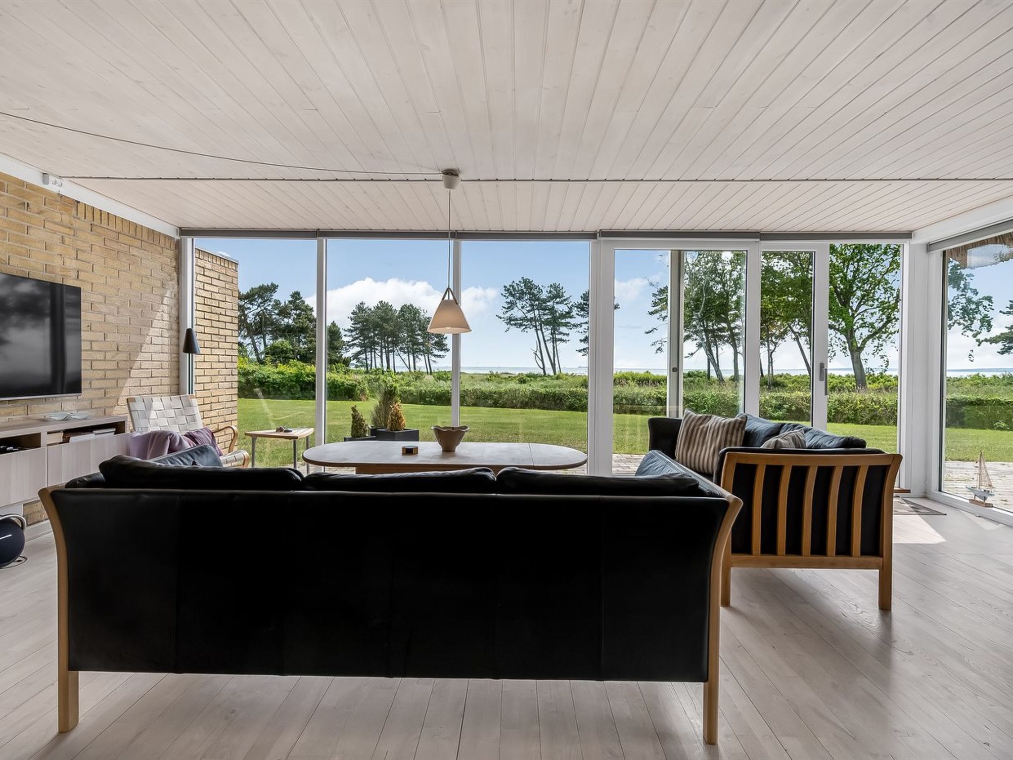 "Ellanora" - 50m from the sea