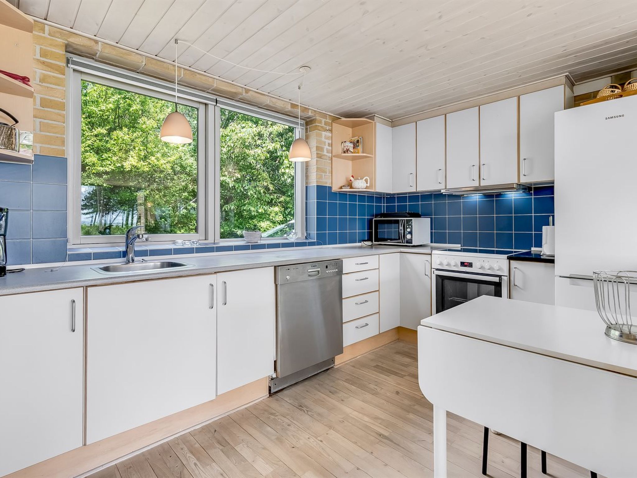 "Ellanora" - 50m from the sea-Binnen