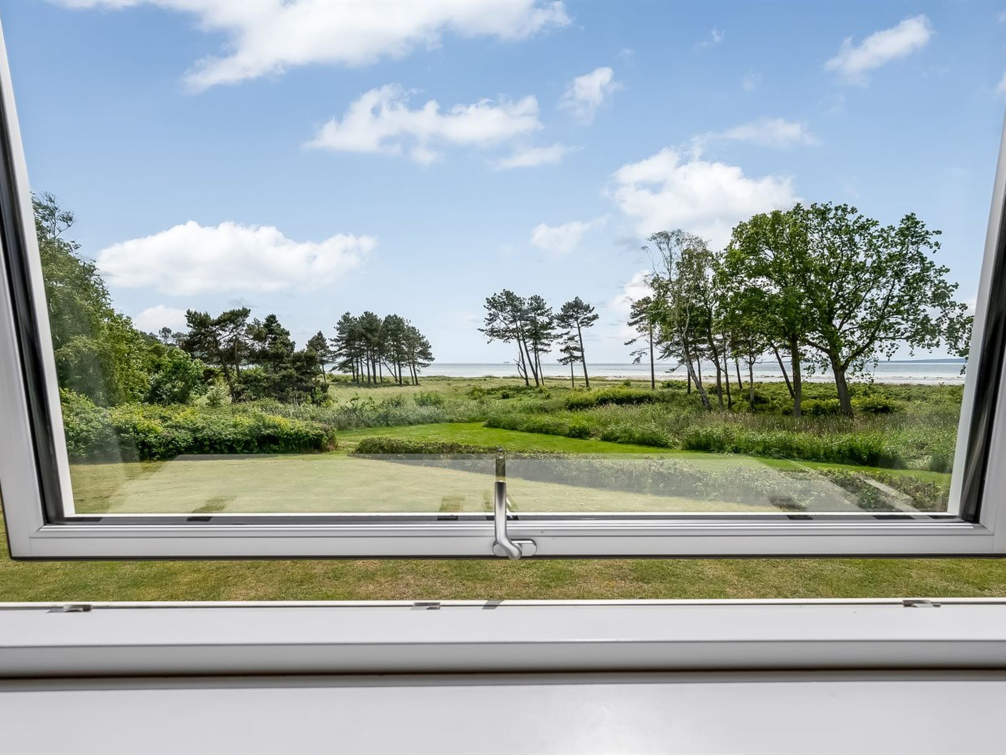 "Ellanora" - 50m from the sea-Buiten