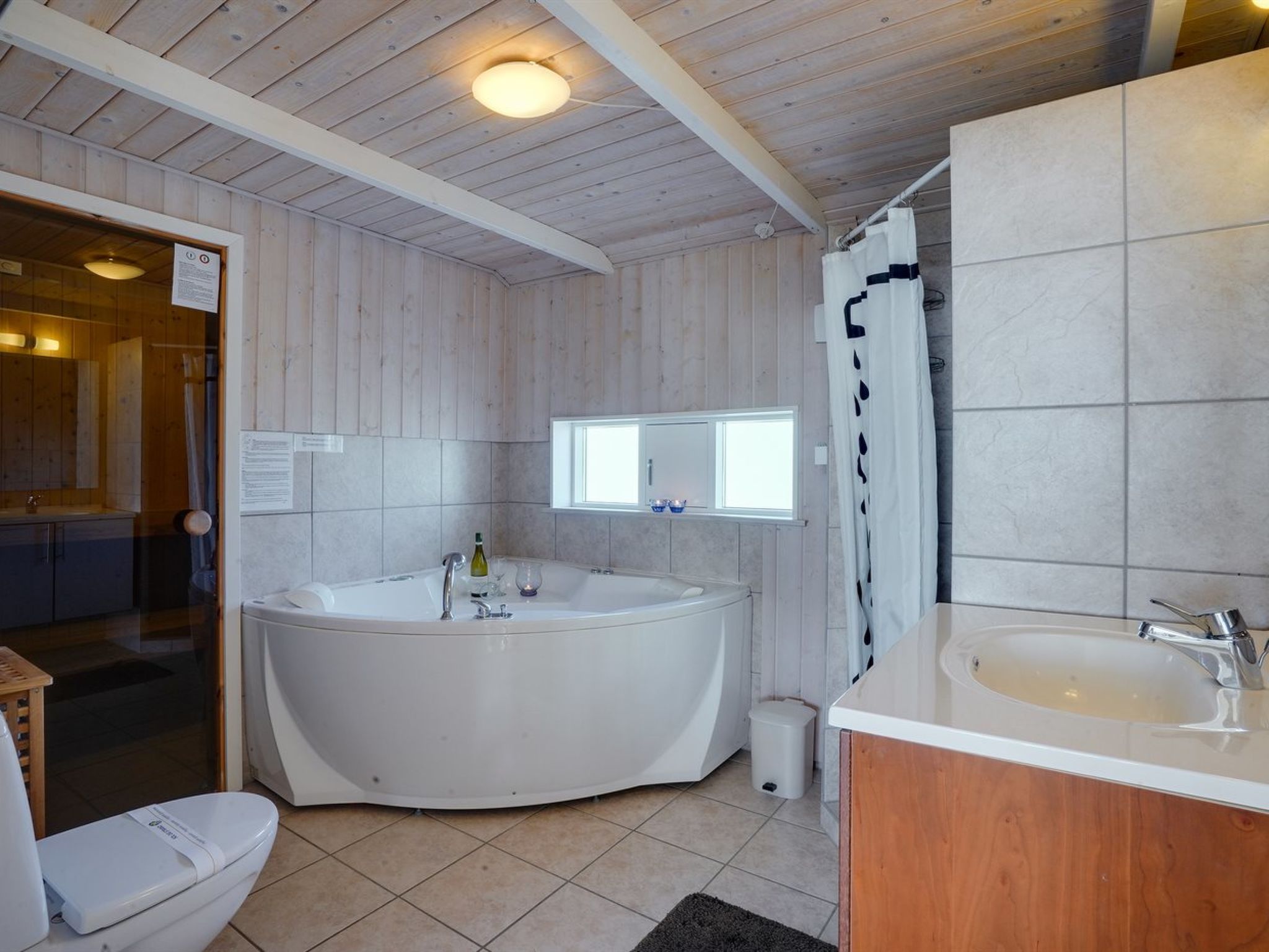 "Adelinde" - 300m from the sea - Drinnen
