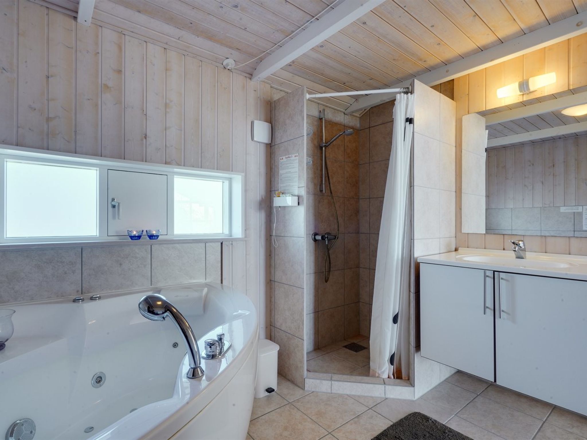 "Adelinde" - 300m from the sea - Drinnen