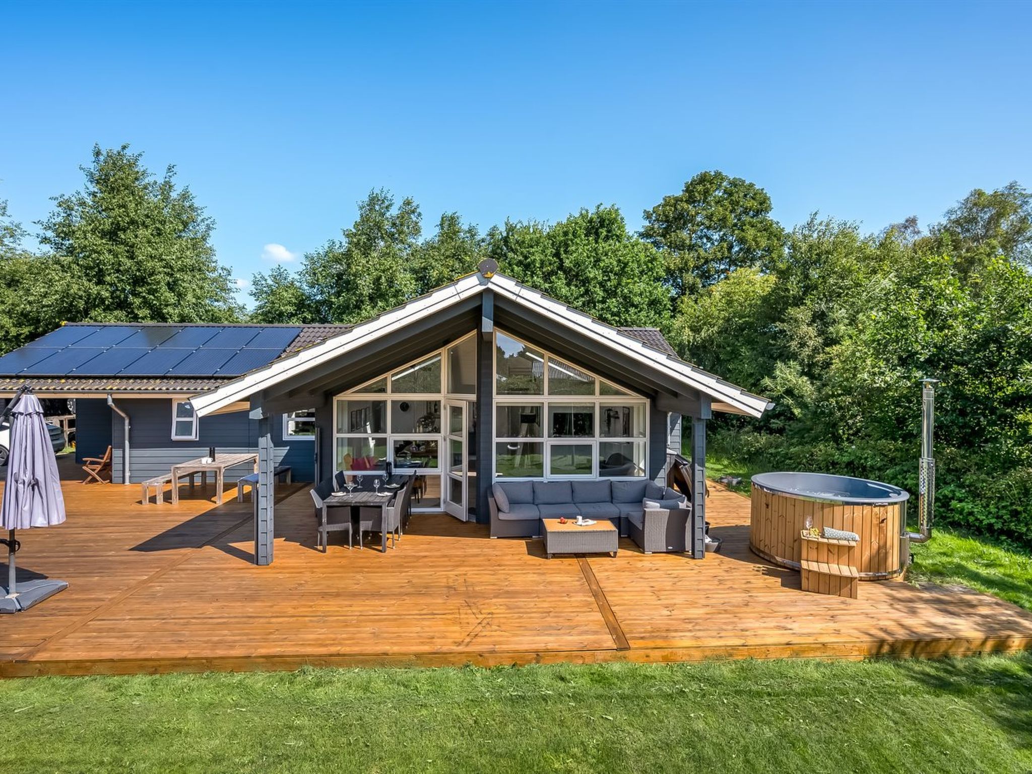 "Alrike" - 850m from the sea - Buiten