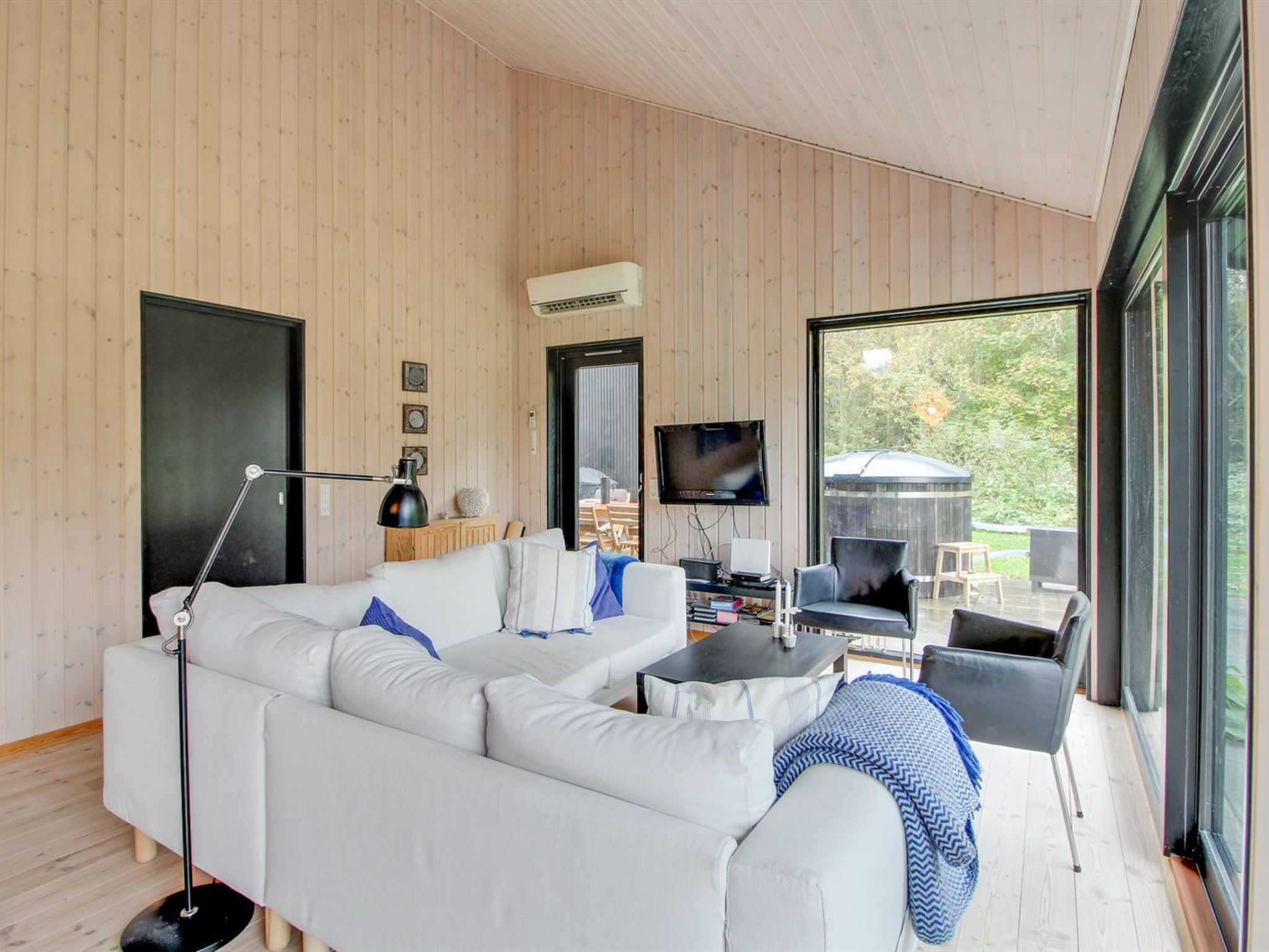 "Rufina" - 850m from the sea - Binnen