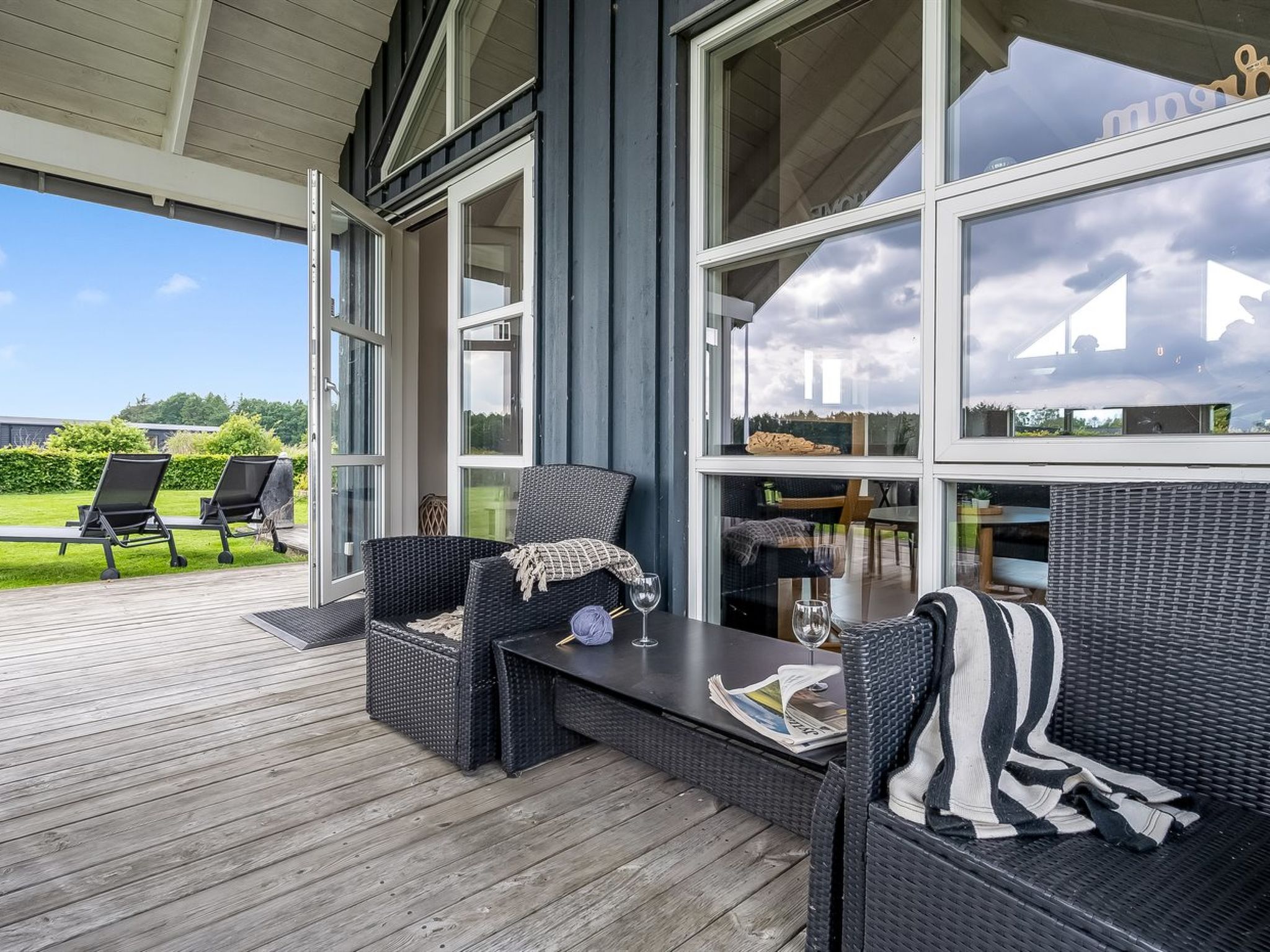"Bernice" - 900m from the sea - Buiten