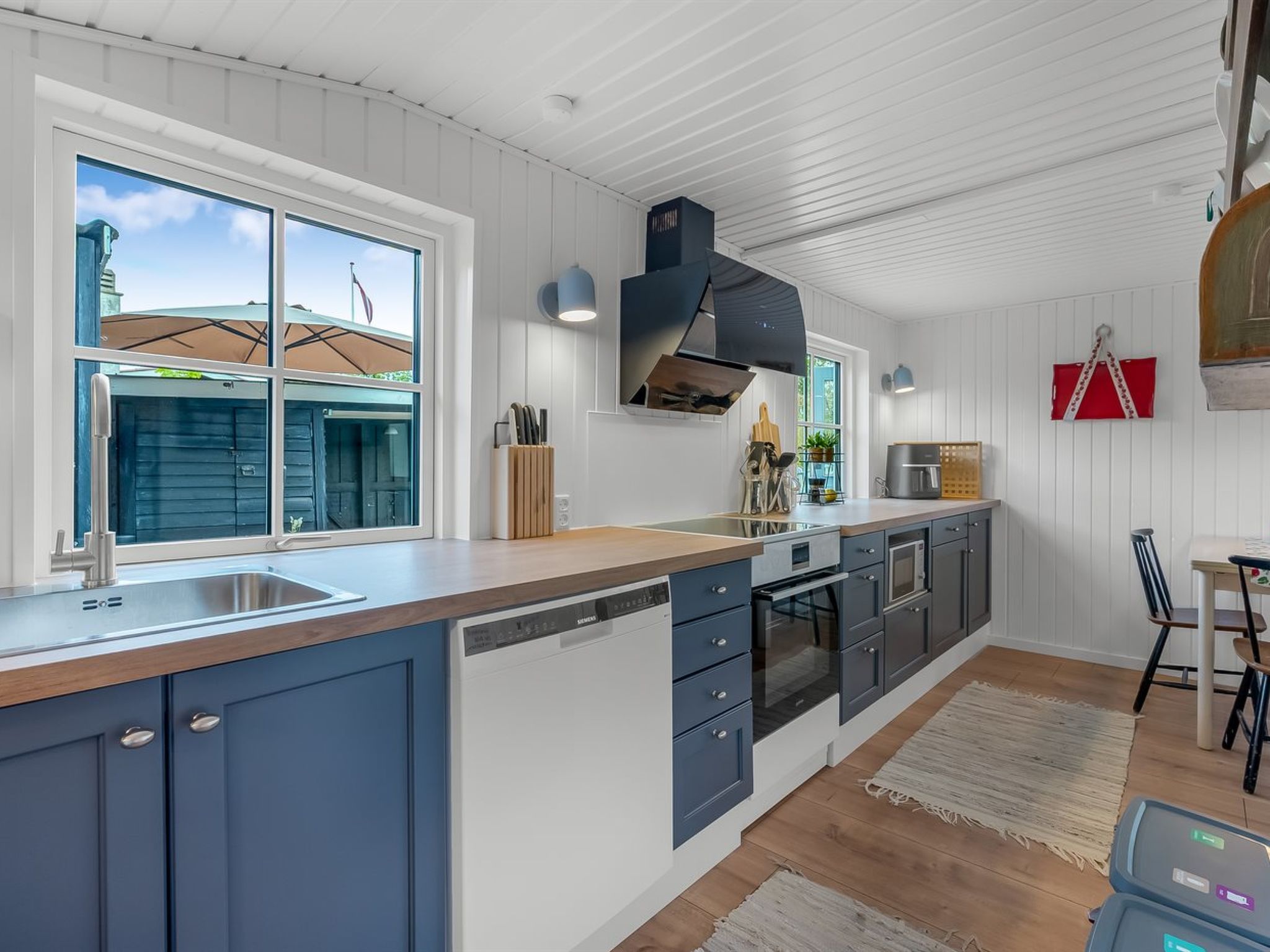"Antonie" - 700m from the sea - Binnen