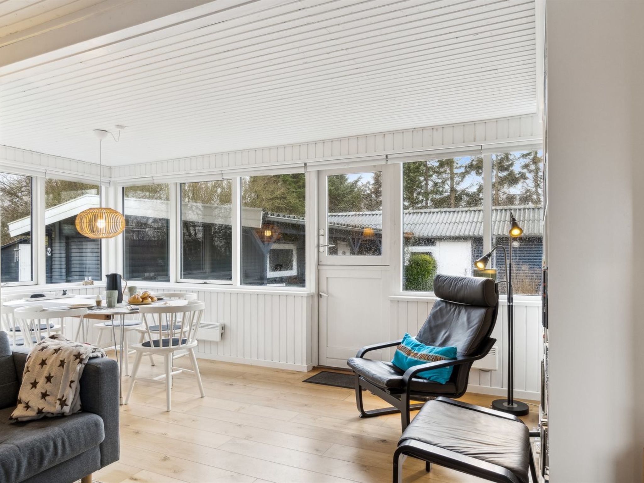 "Riki" - 100m from the sea-Drinnen