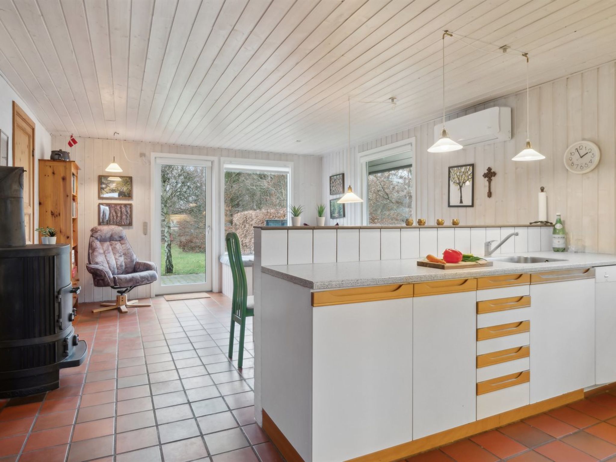"Naina" - 200m from the sea-Binnen