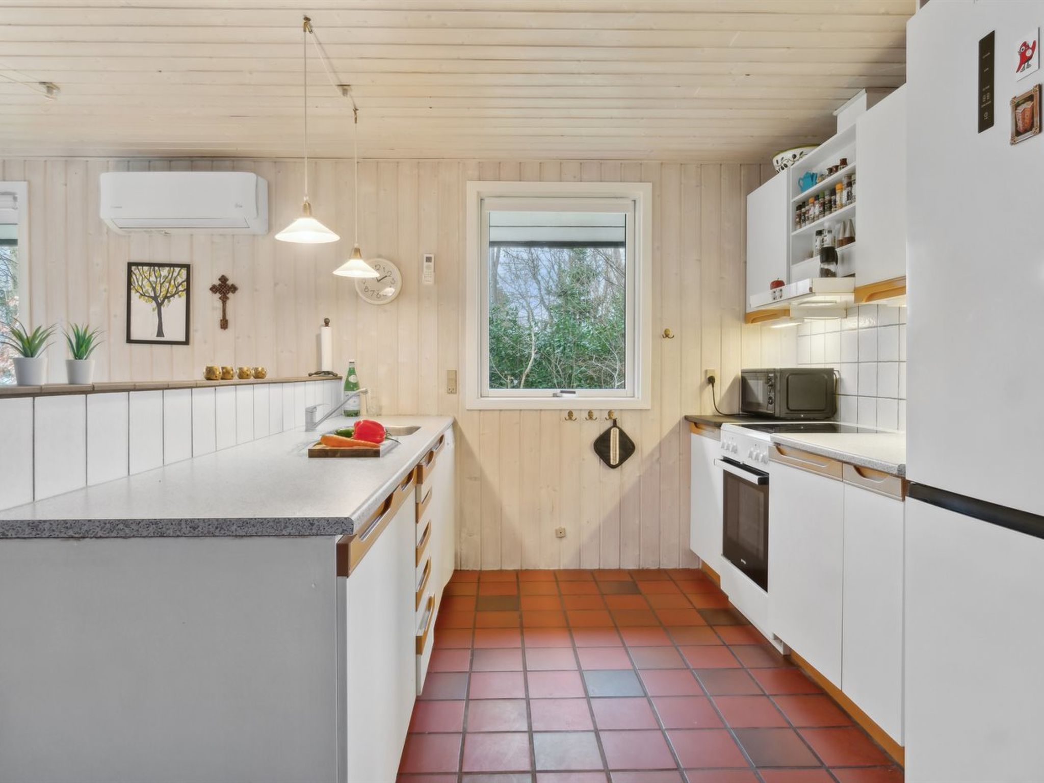 "Naina" - 200m from the sea - Binnen