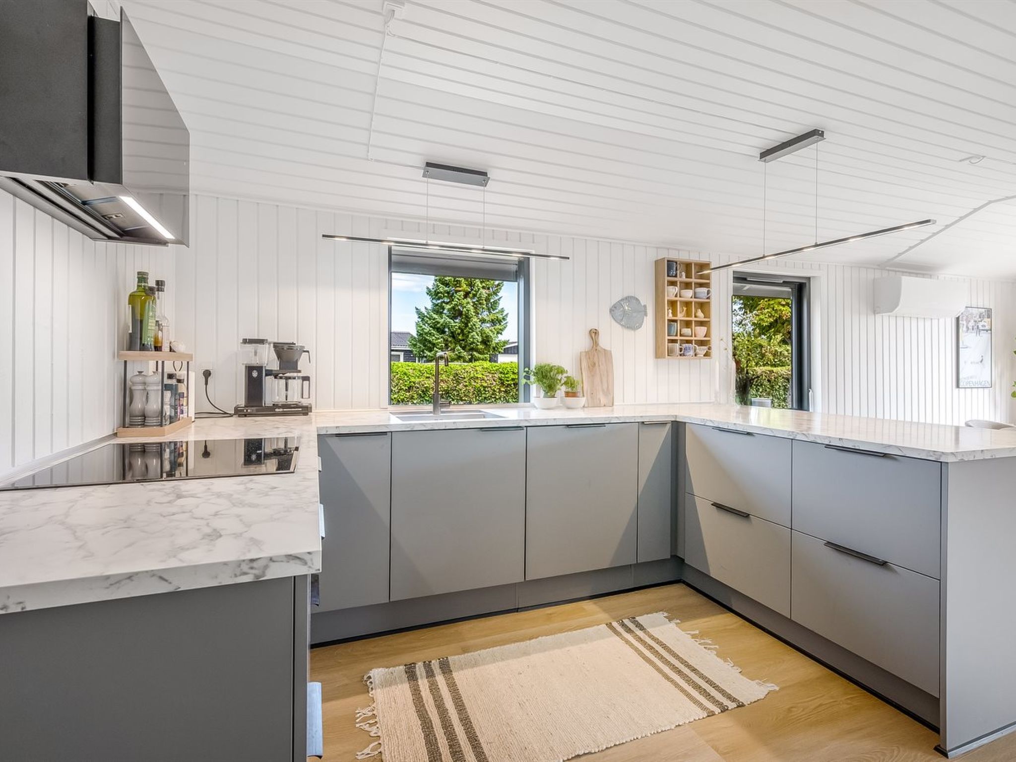 "Varnava" - 300m from the sea - Binnen