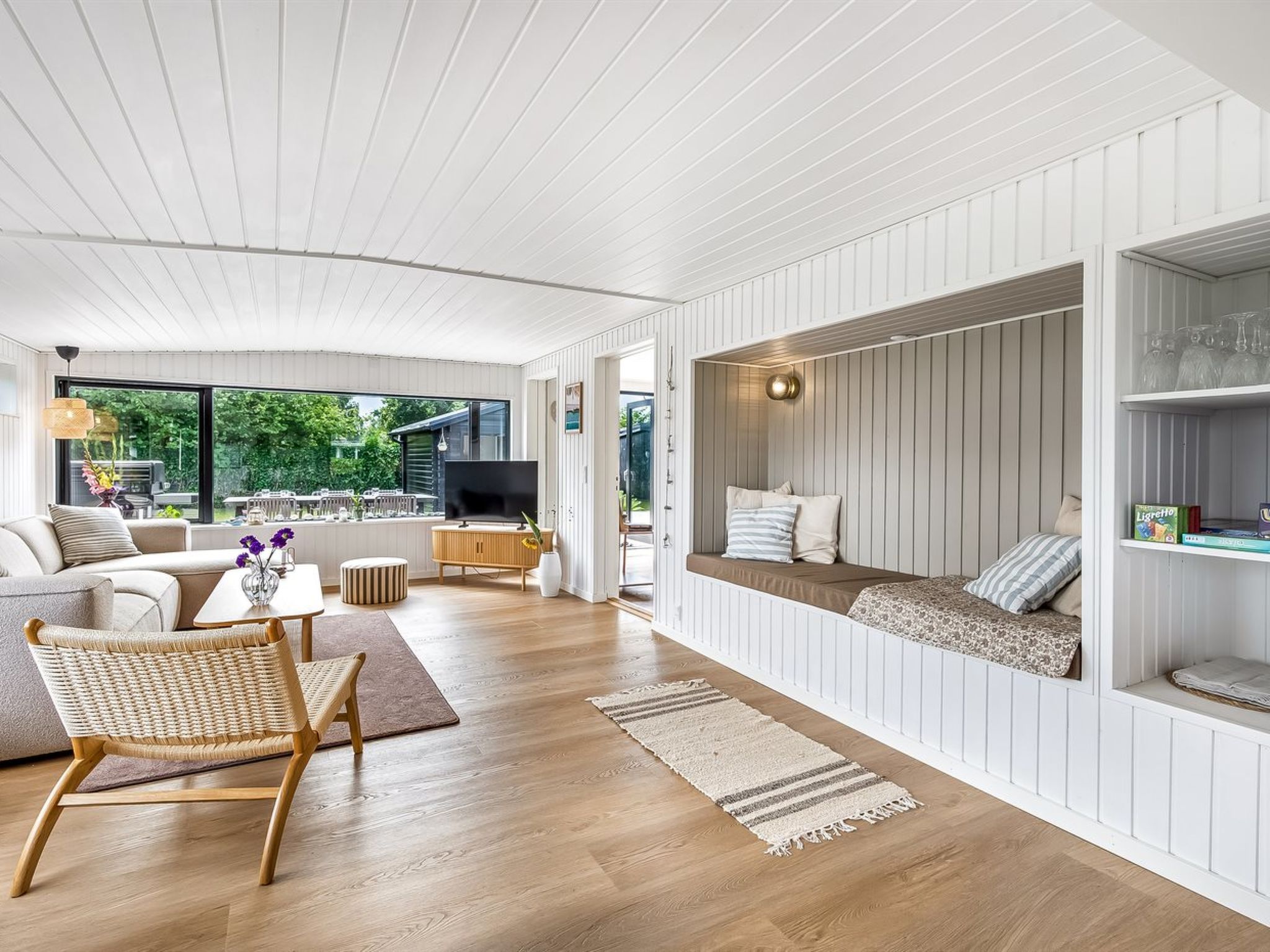 "Varnava" - 300m from the sea - Binnen