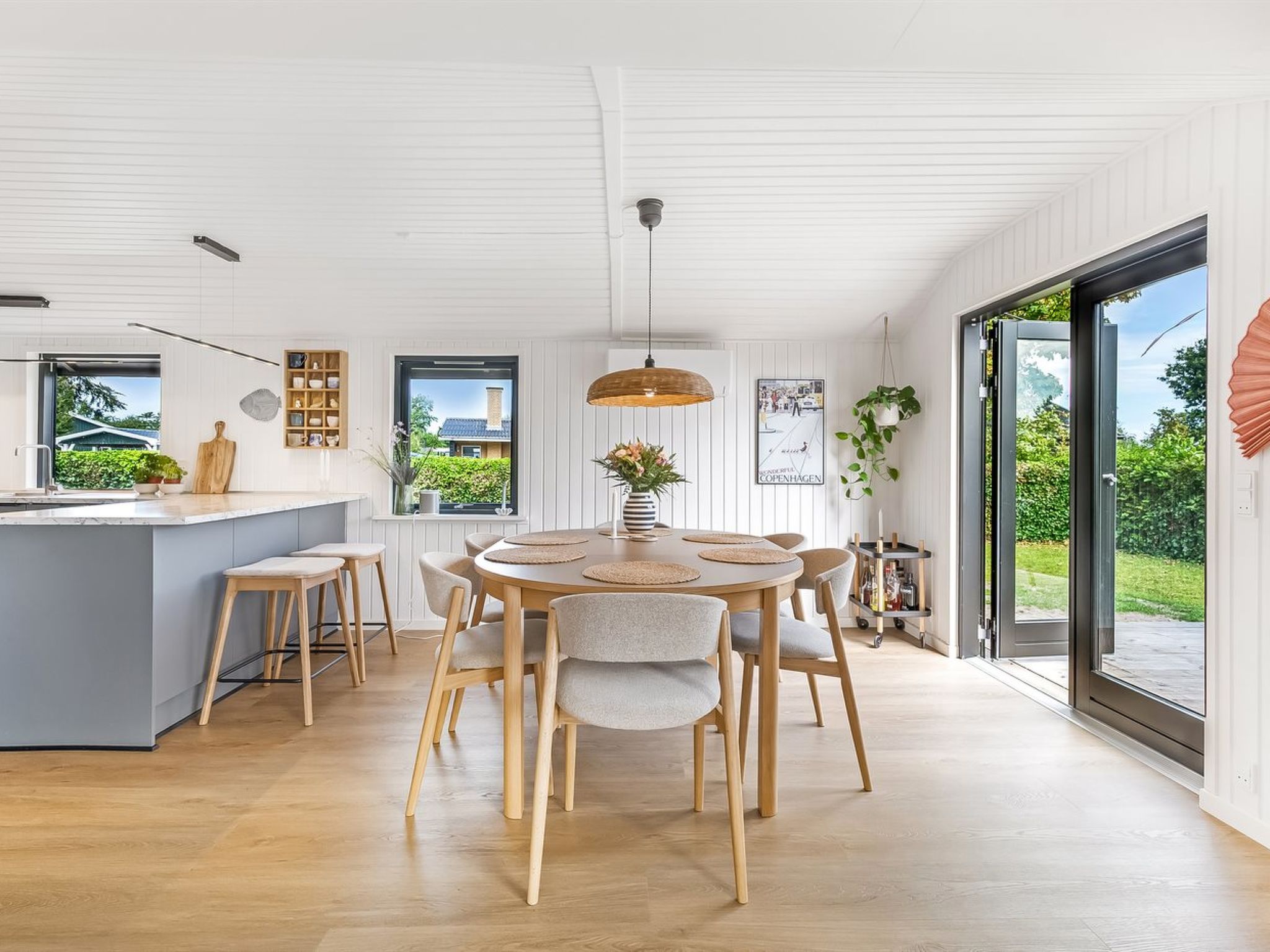 "Varnava" - 300m from the sea - Binnen