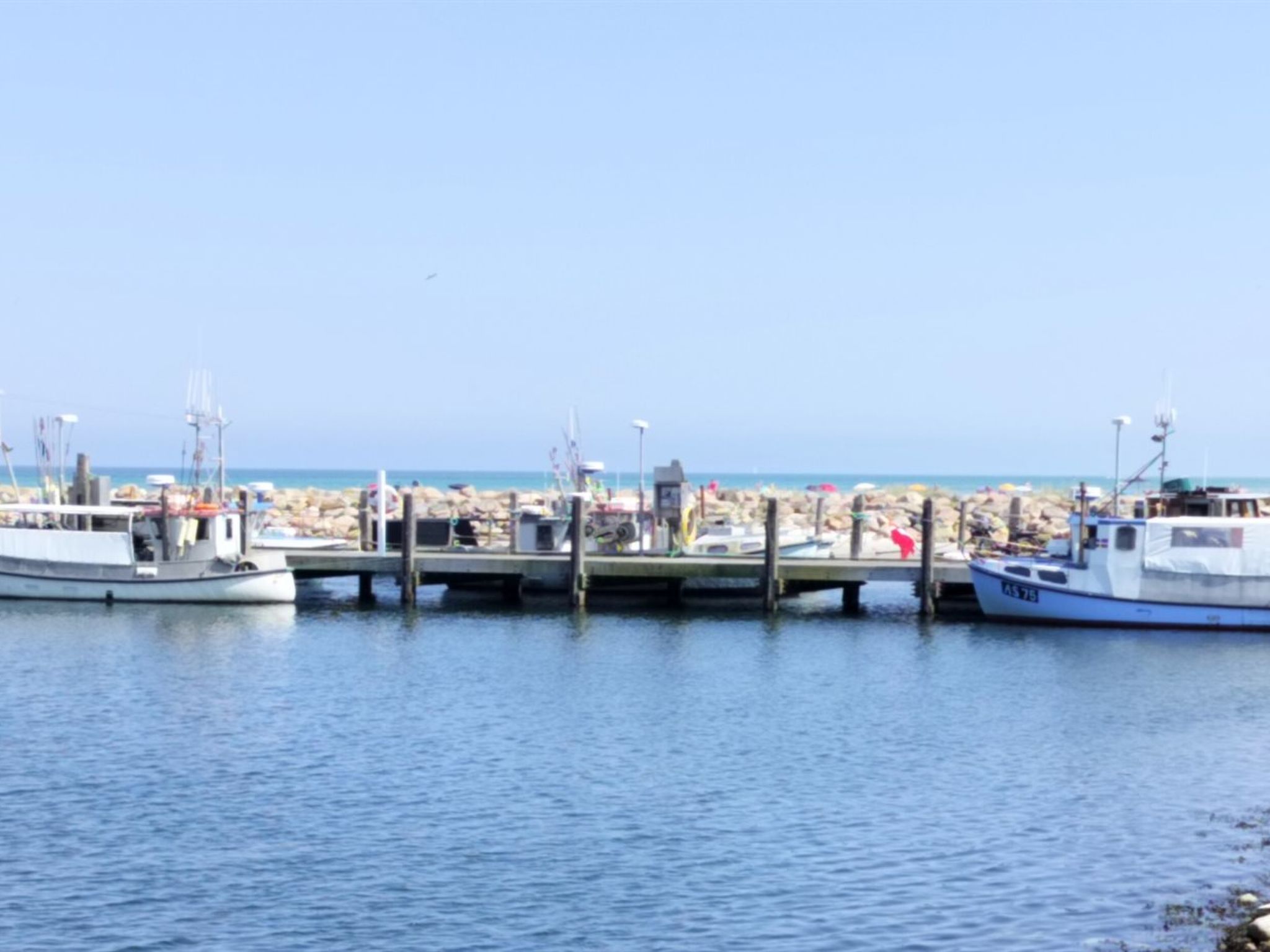 "Line" - 10m from the sea-Buiten