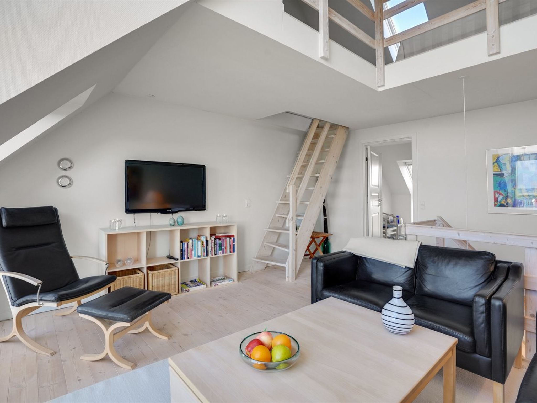 "Catalin" - 10m from the sea-Binnen