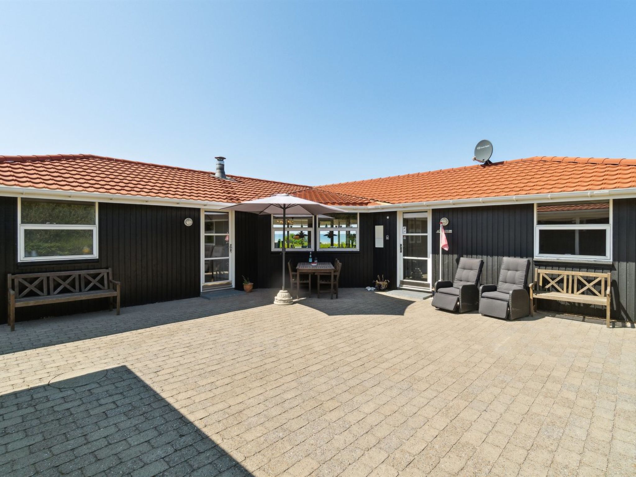 "Garbine" - 400m from the sea - Buiten