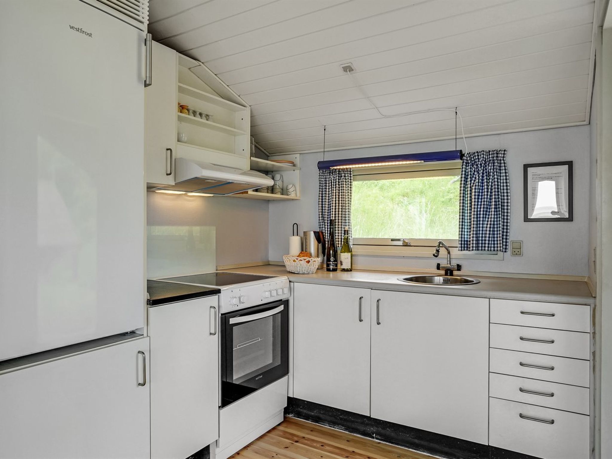 "Elpida" - 100m from the sea - Binnen