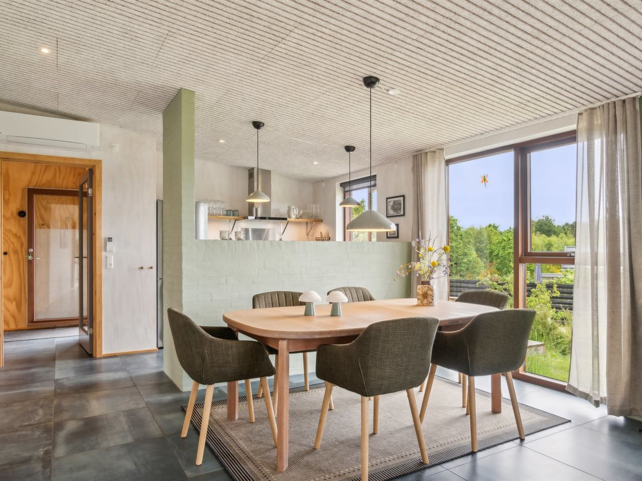 "Eila" - 400m from the sea-Binnen