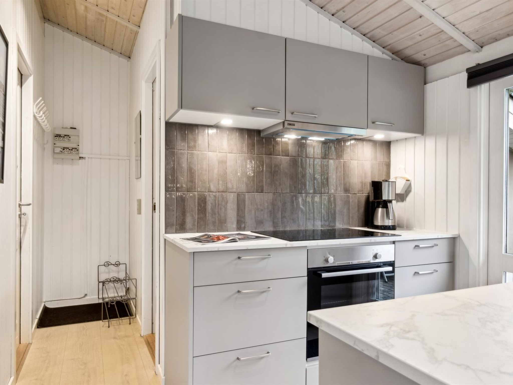 "Imre" - 300m from the sea - Binnen