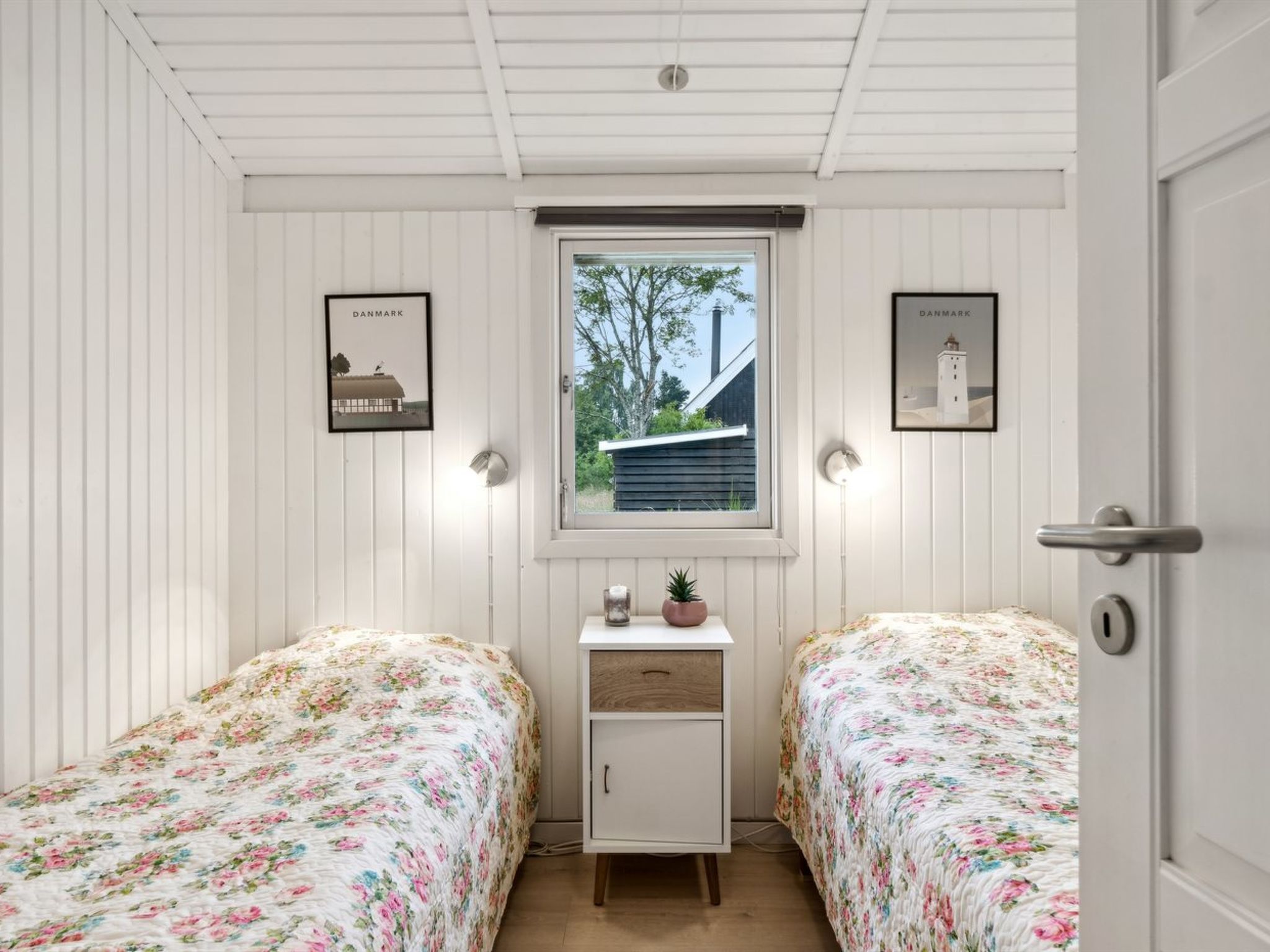 "Imre" - 300m from the sea - Binnen