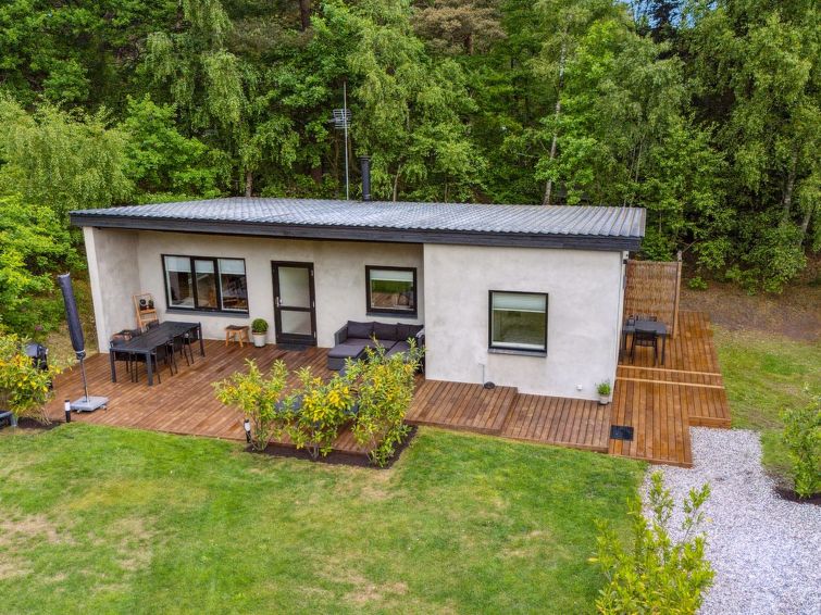 "Roze" - 450m from the sea", 3-Zimmer-Haus 73 m2. Objekt geeignet für 6 Erwachsene. Wohnzimmer mit TV. 1 Zimmer mit 1 Doppelbett. 1 Zimmer mit 1 Doppelbett. 1 Zimmer mit 1 Doppelbett. Küche (Backofe..