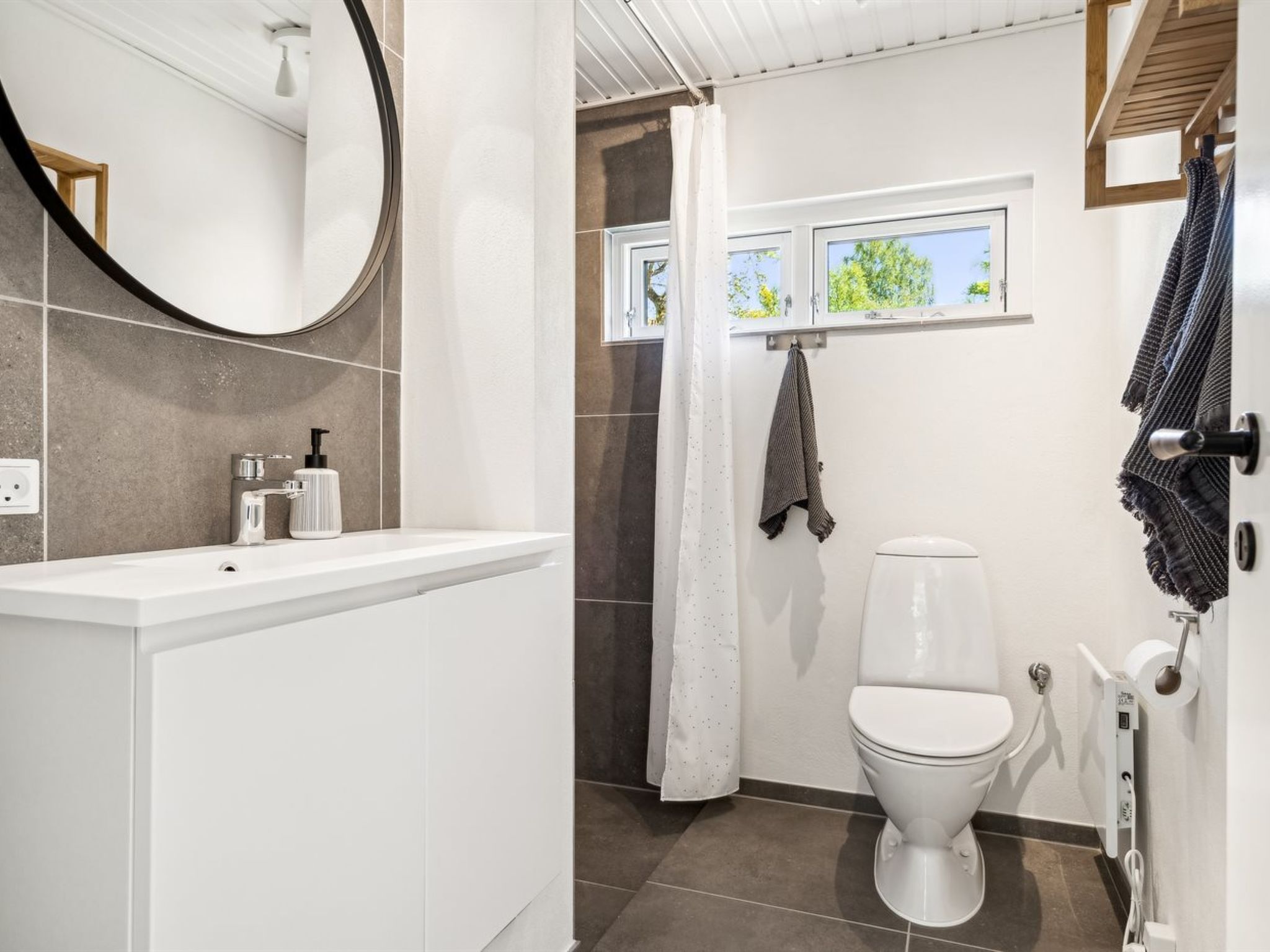 "Roze" - 450m from the sea-Binnen