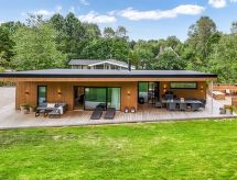 Sfeervol vakantiehuis met open haard op 300m van zee in Glesborg - thumbnail 1