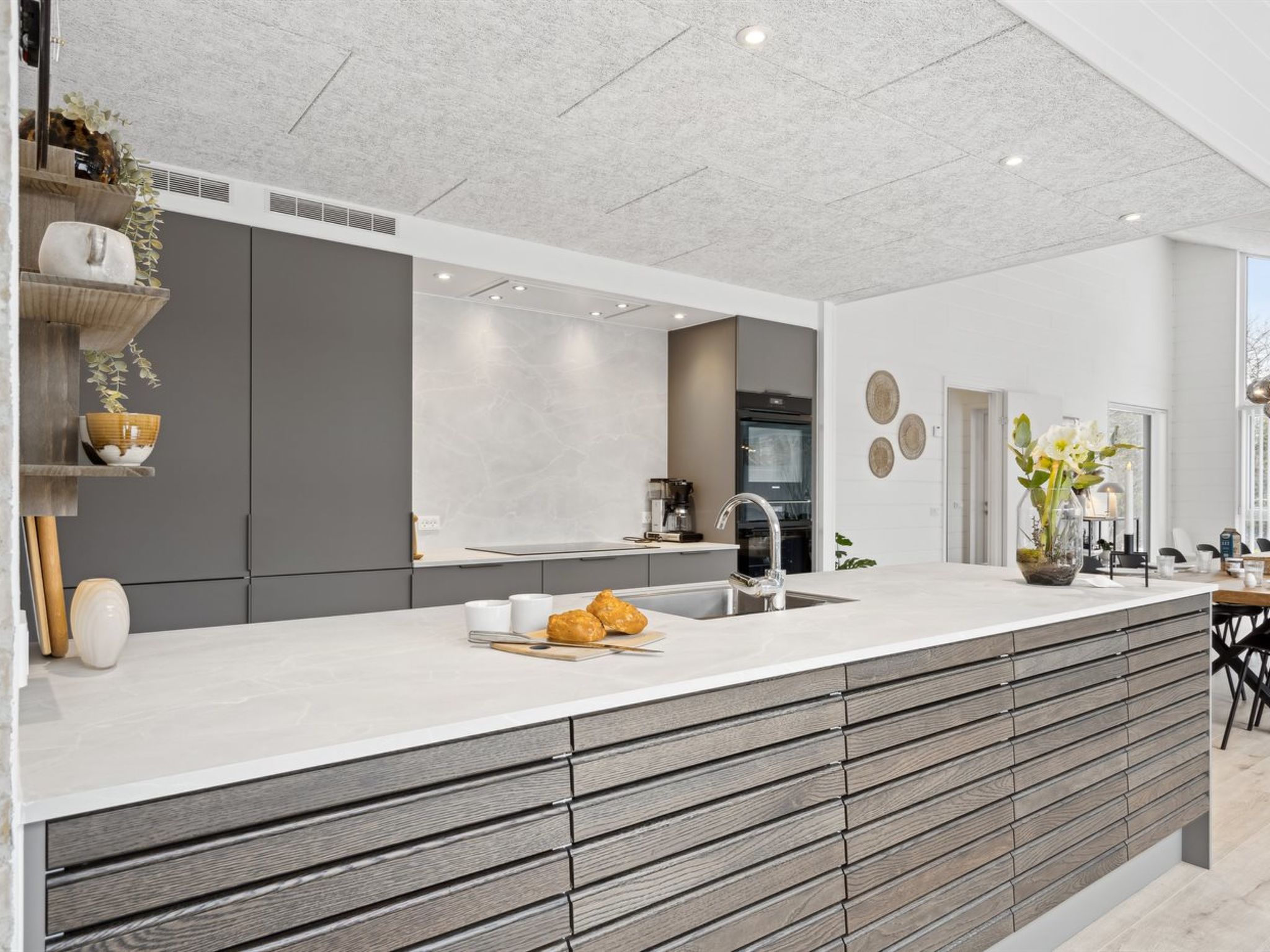 "Lanessa" - 800m from the sea - Binnen