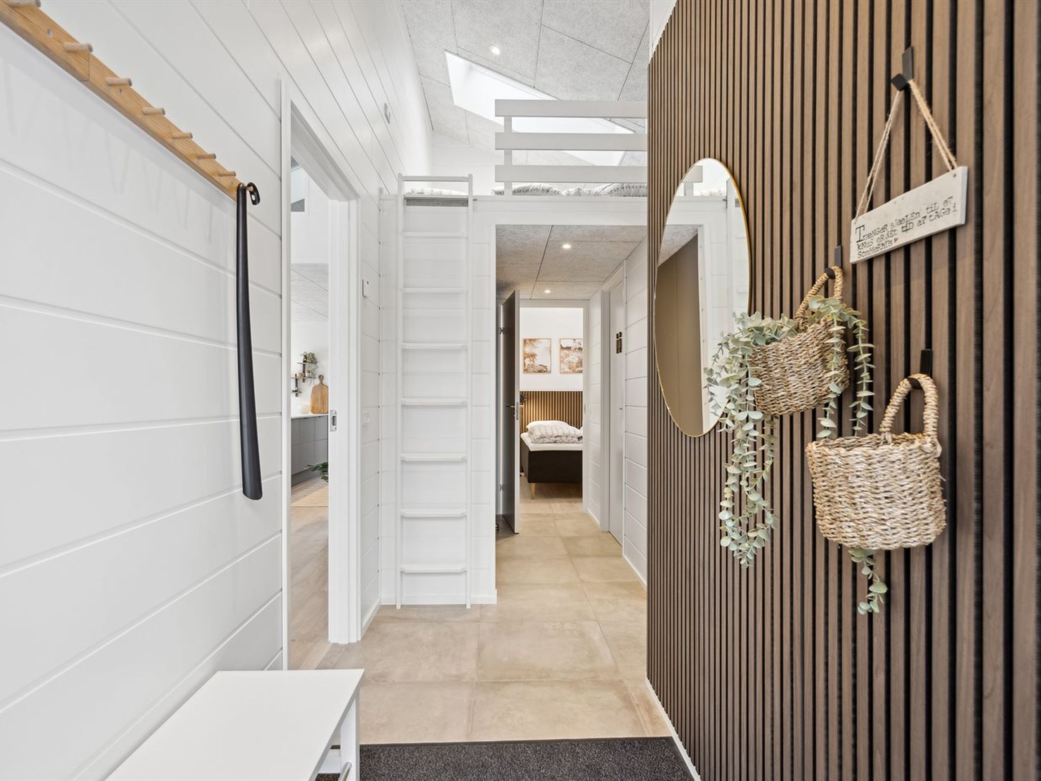 "Lanessa" - 800m from the sea - Binnen