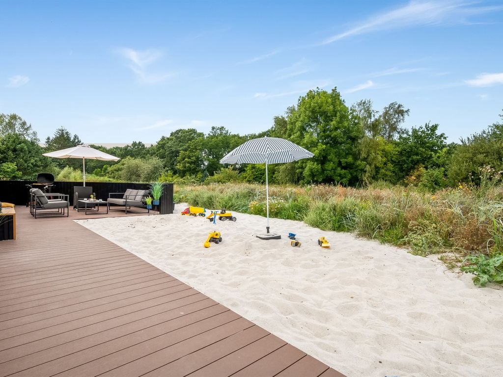 'Artur' - 800m from the sea