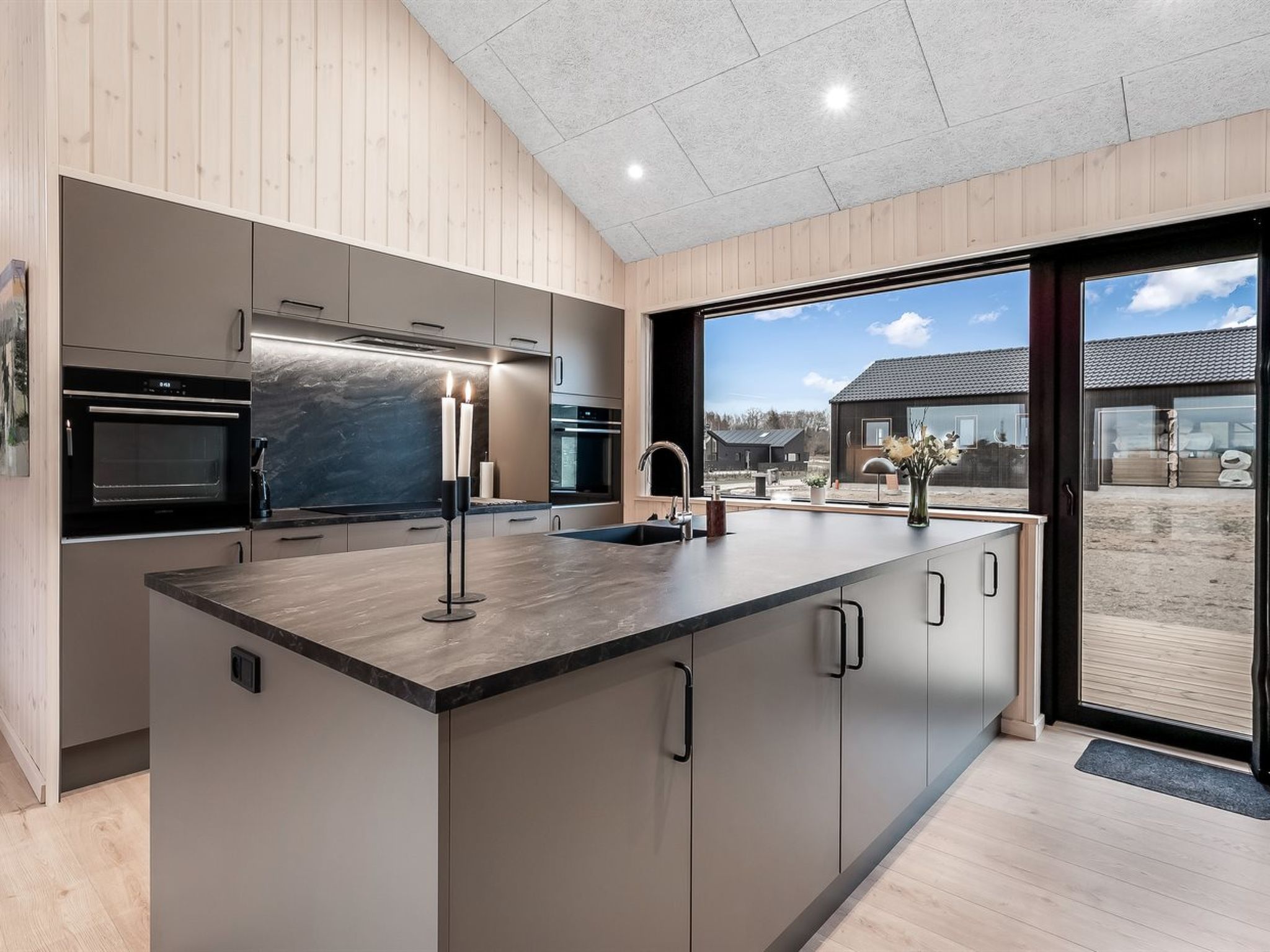 "Gustaf" - 800m from the sea - Binnen