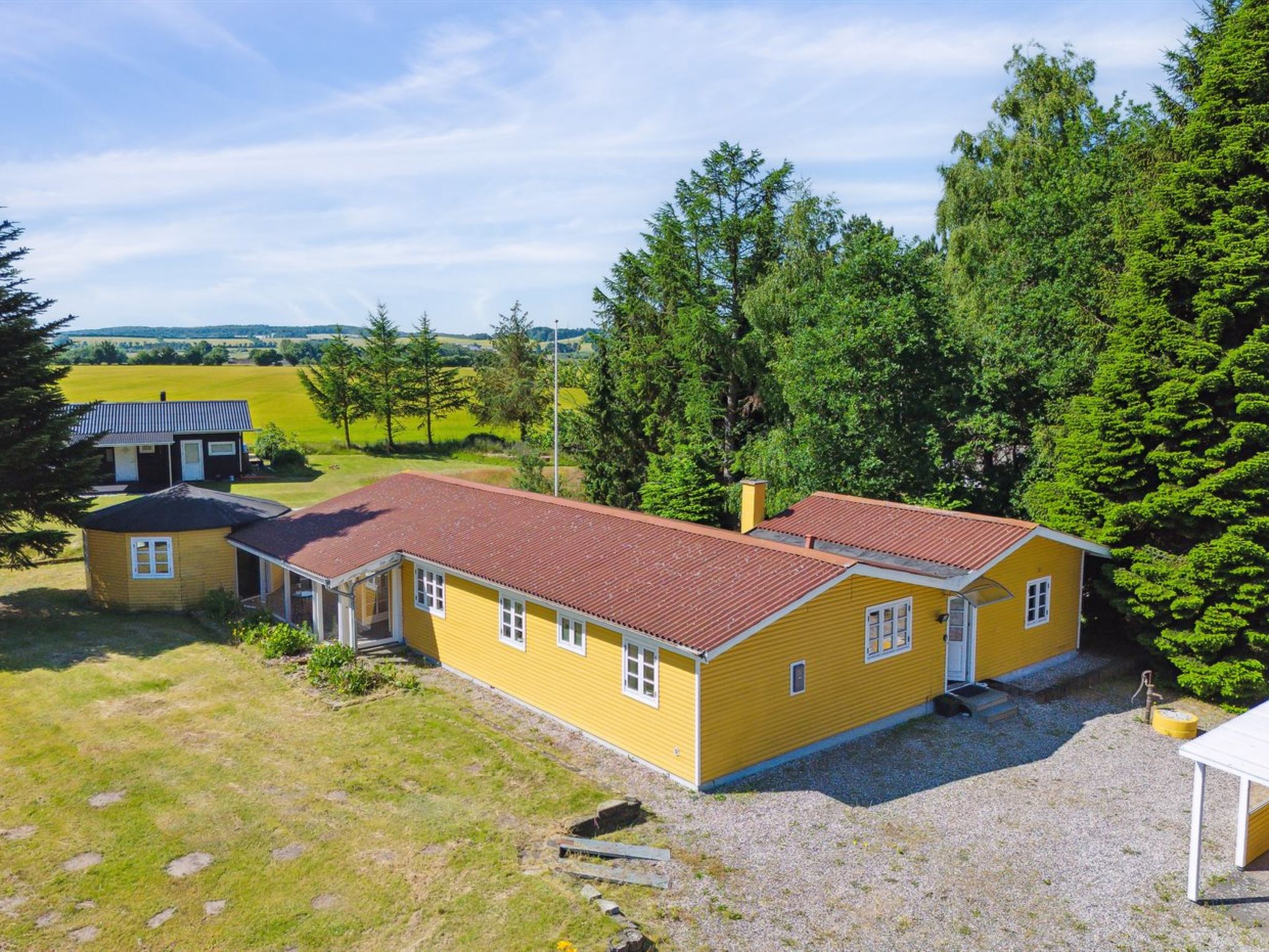 "Senija" - 6.5km from the sea - Outside