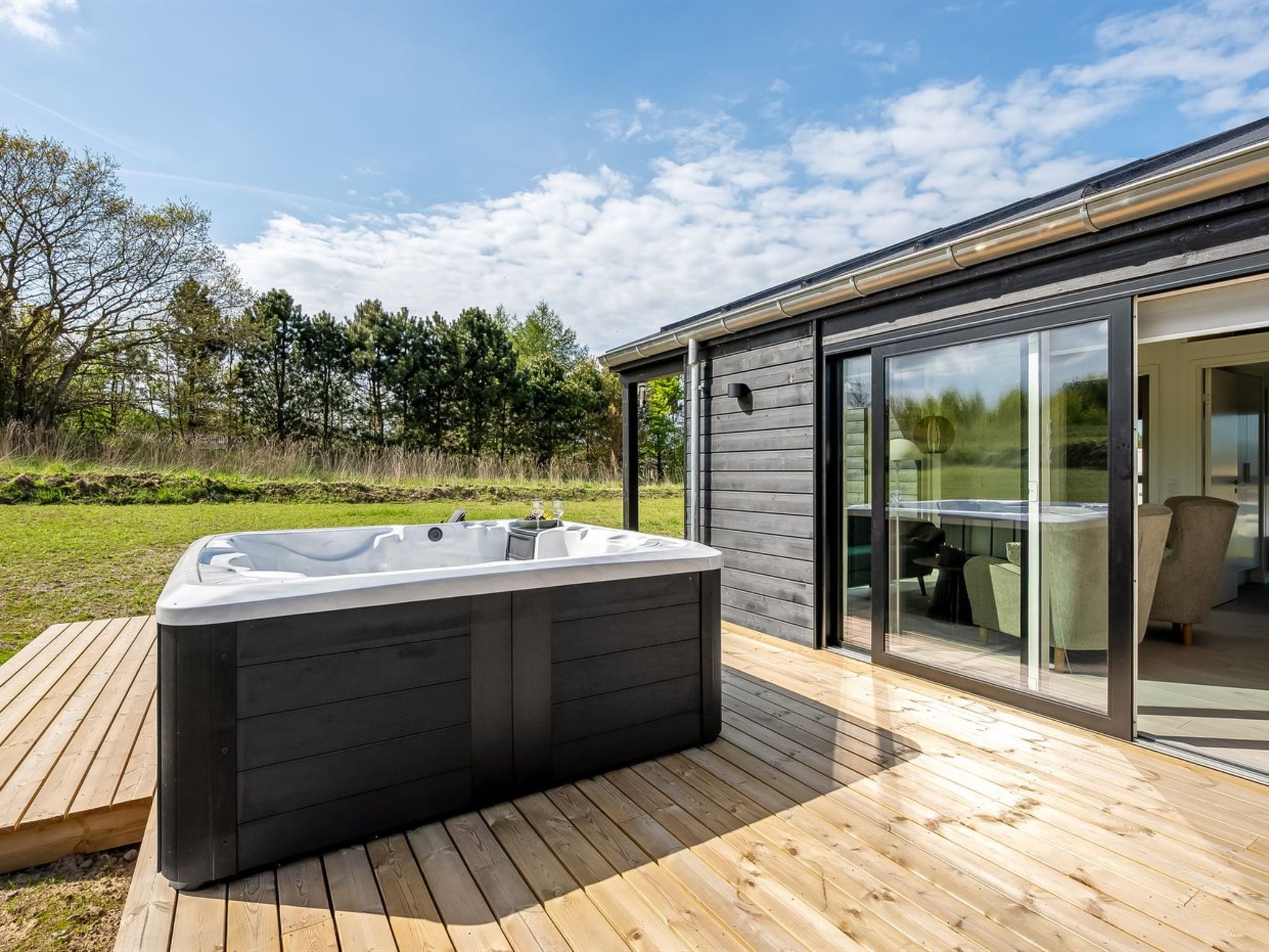 "Junis" - 900m from the sea - Buiten