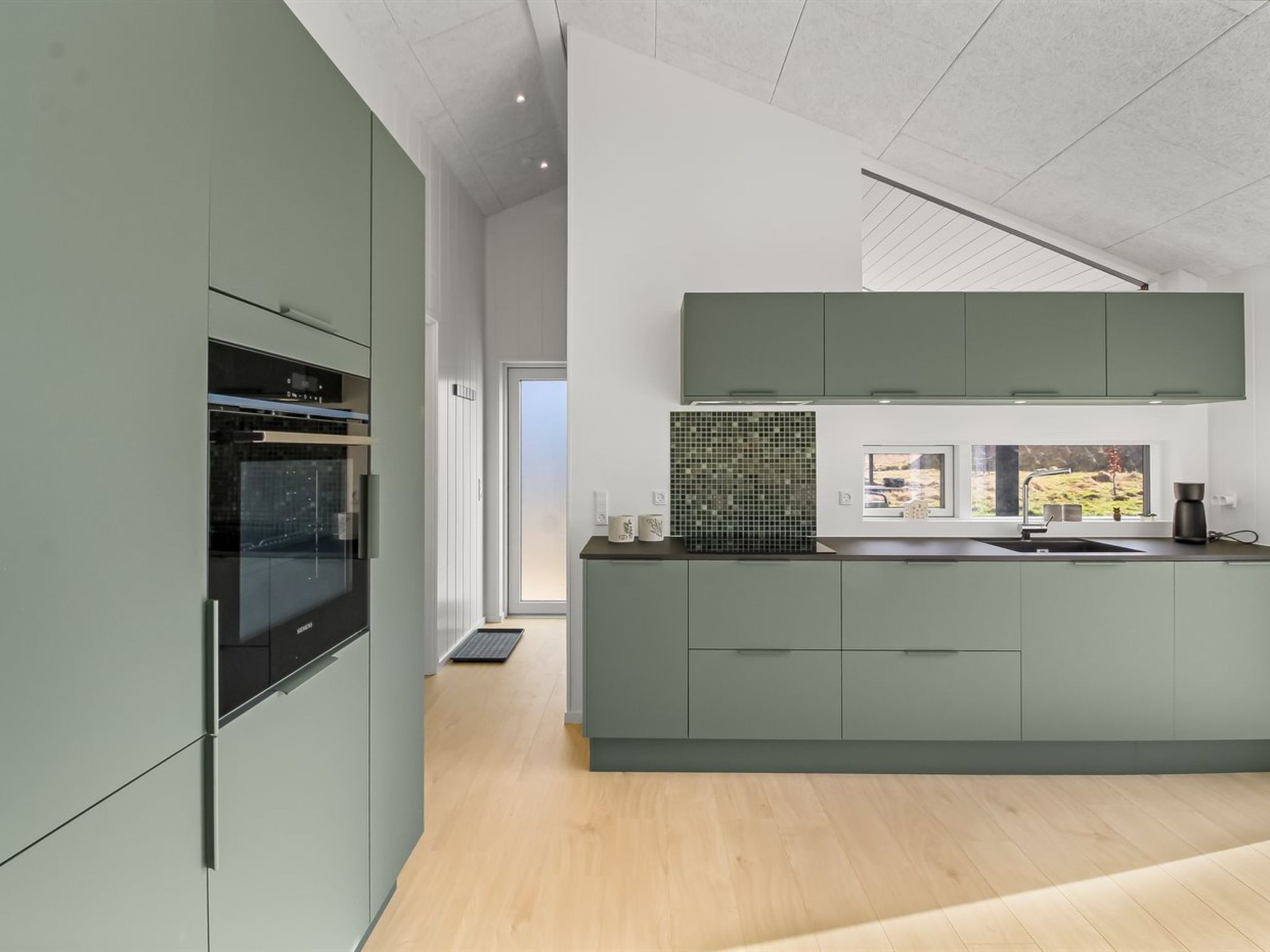 "Junis" - 900m from the sea - Binnen